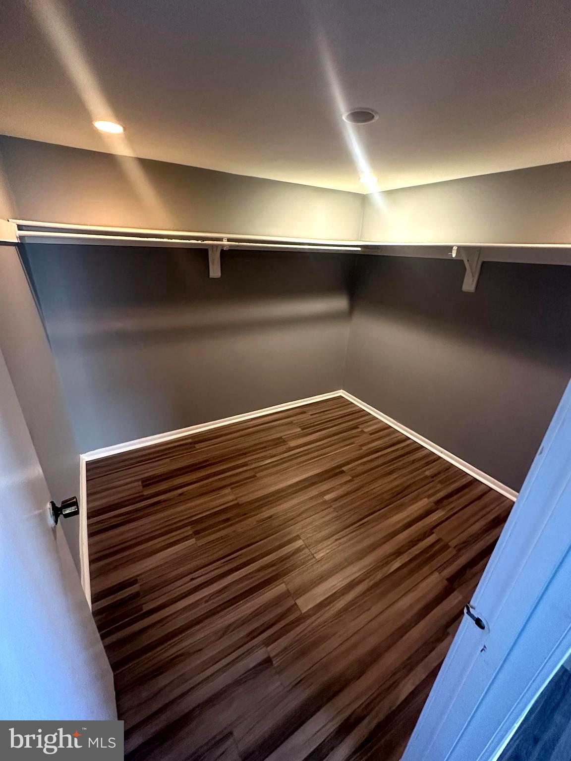 PINES CONDOMINIUM - Residential