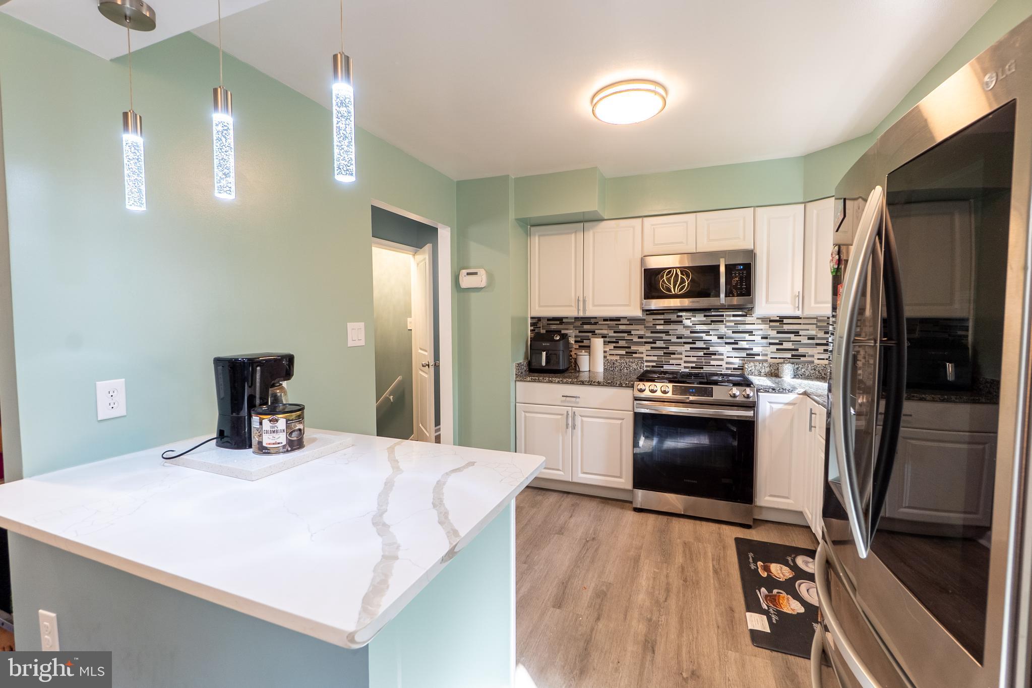 CRESTVIEW MANOR - Residential