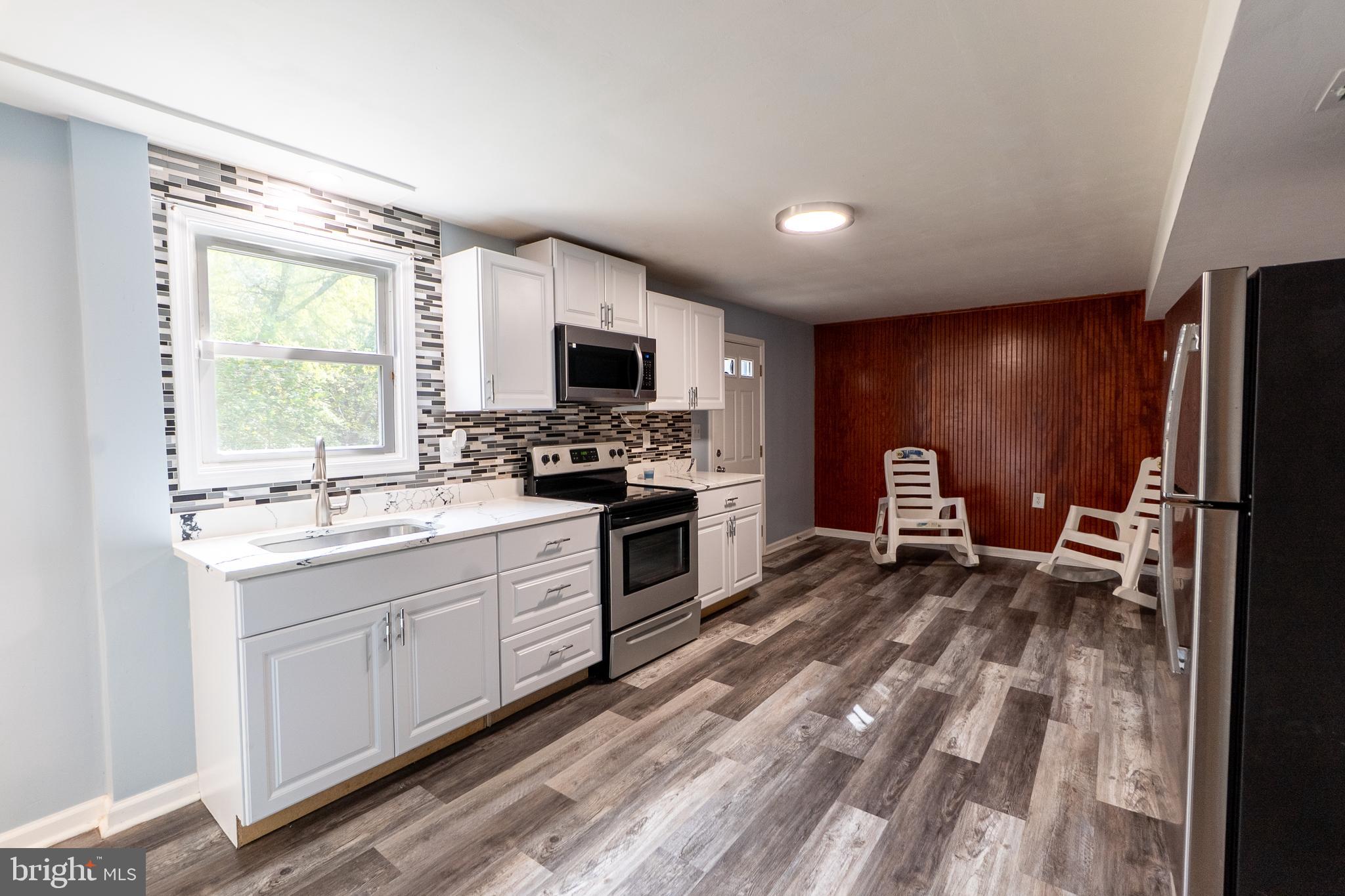 CRESTVIEW MANOR - Residential