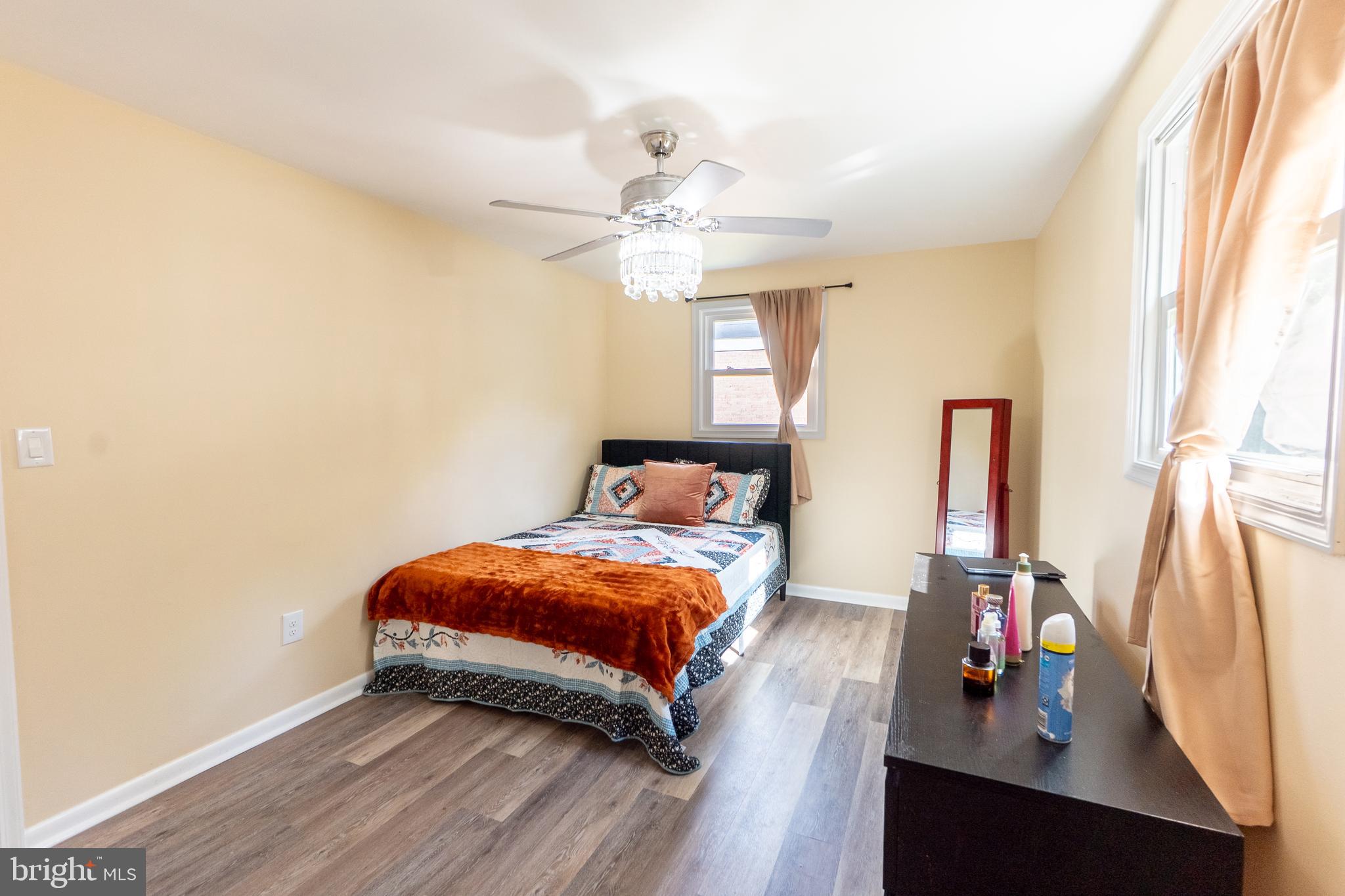 CRESTVIEW MANOR - Residential