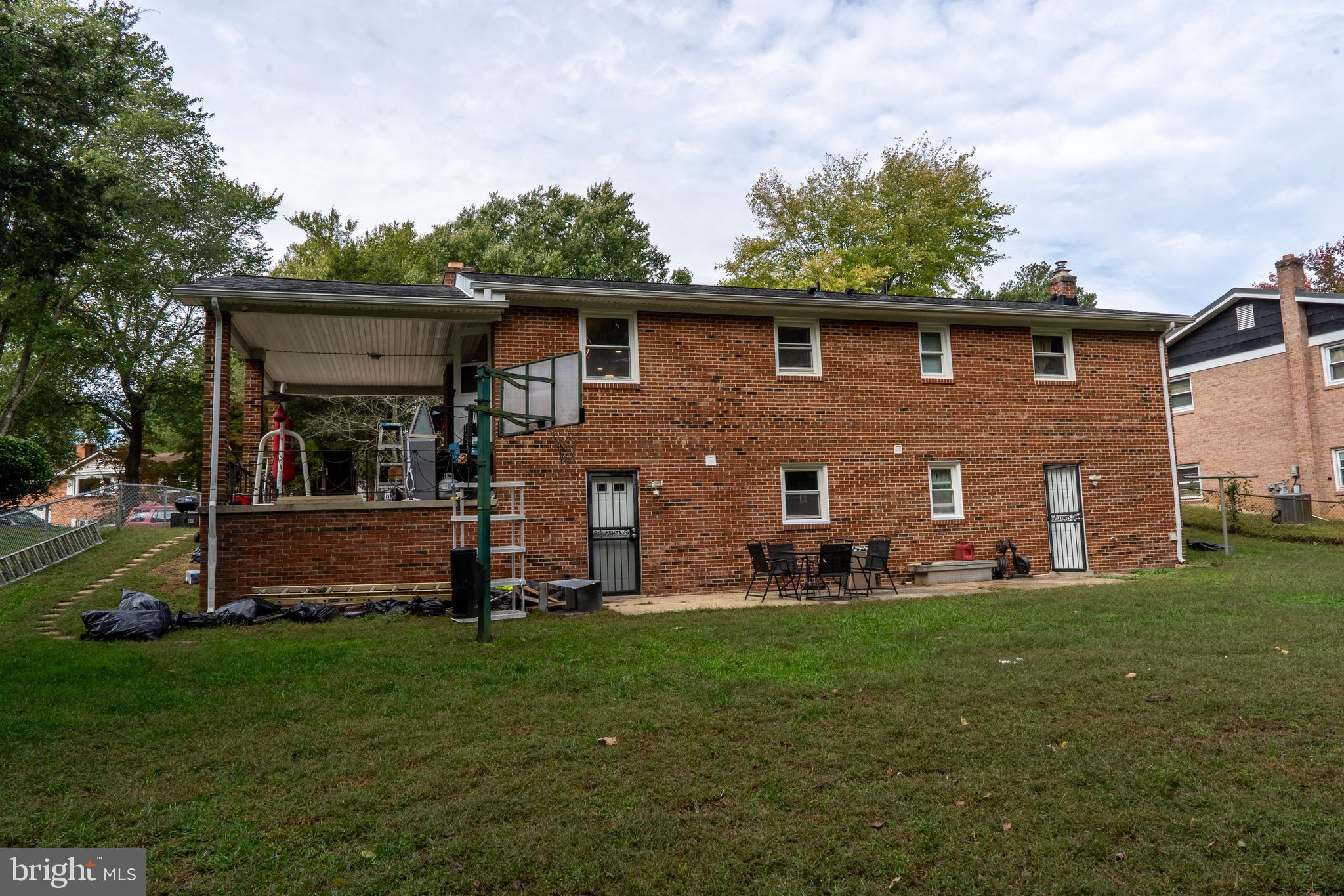 CRESTVIEW MANOR - Residential