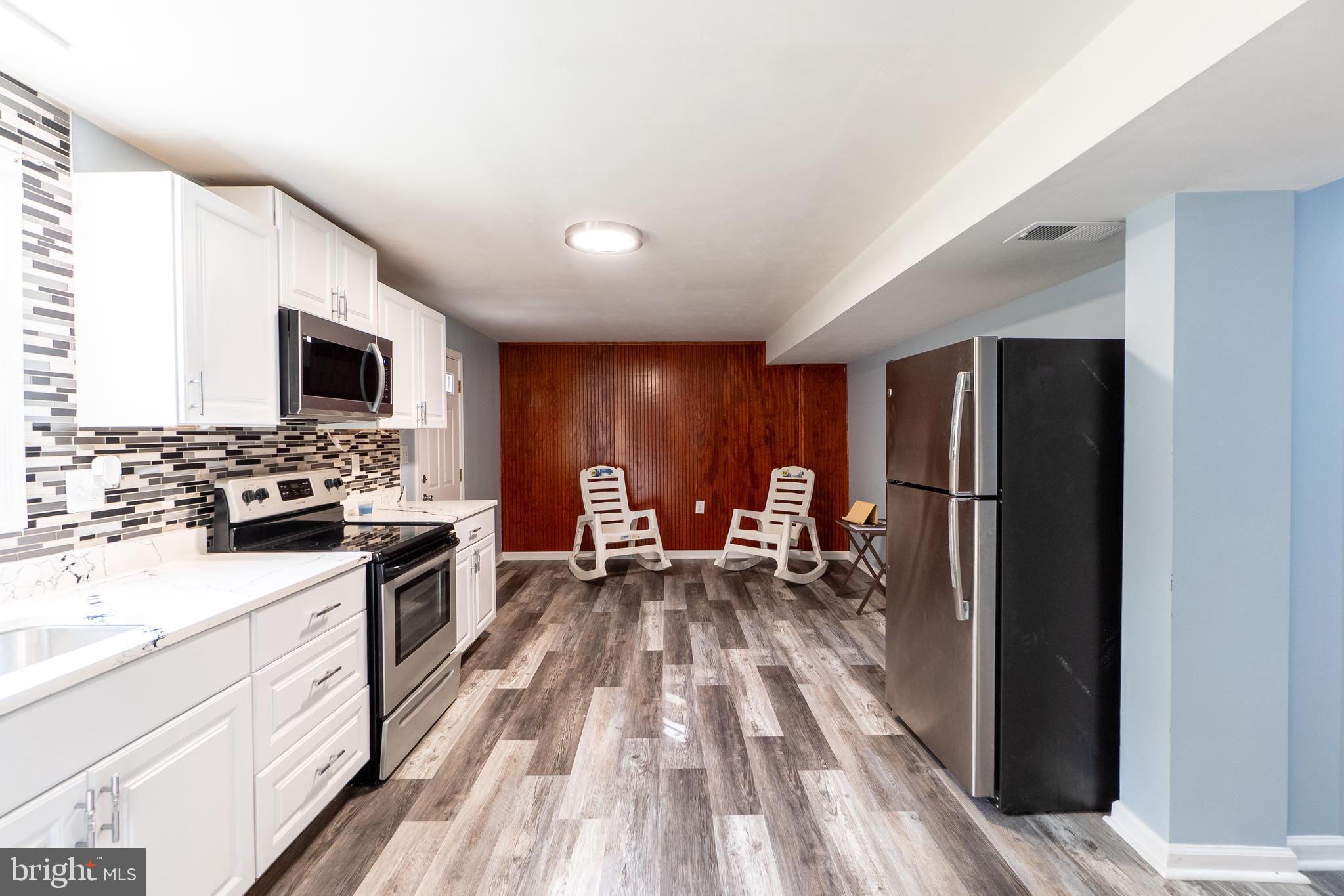 CRESTVIEW MANOR - Residential