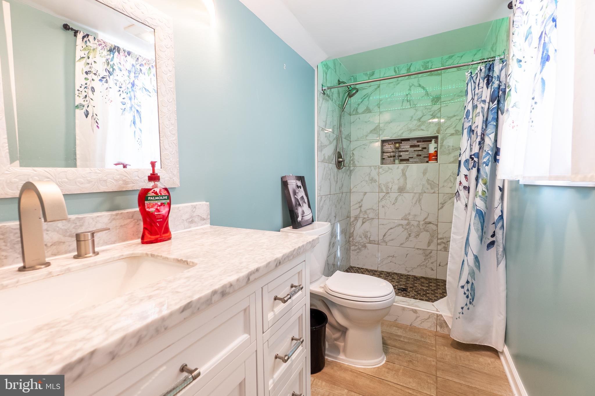 CRESTVIEW MANOR - Residential