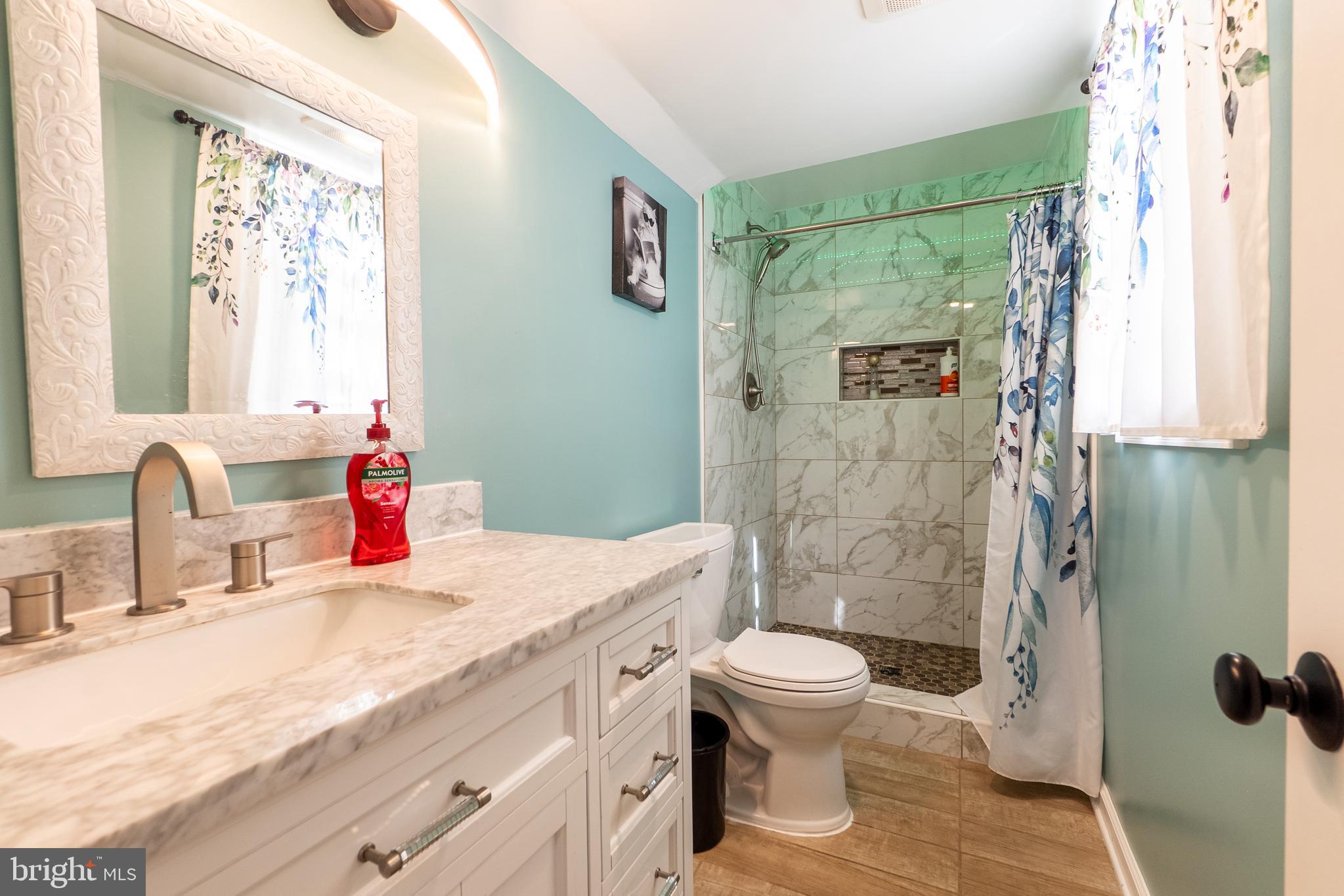 CRESTVIEW MANOR - Residential
