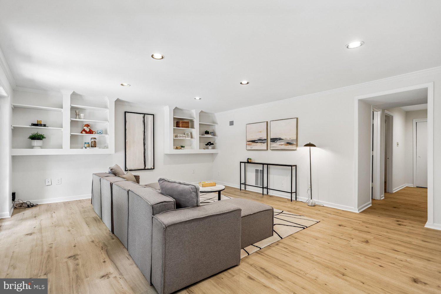 RESTON - Residential