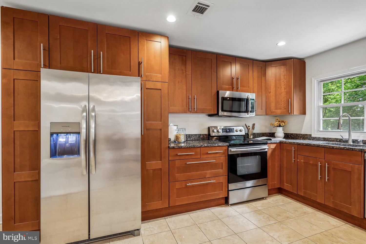 RESTON - Residential