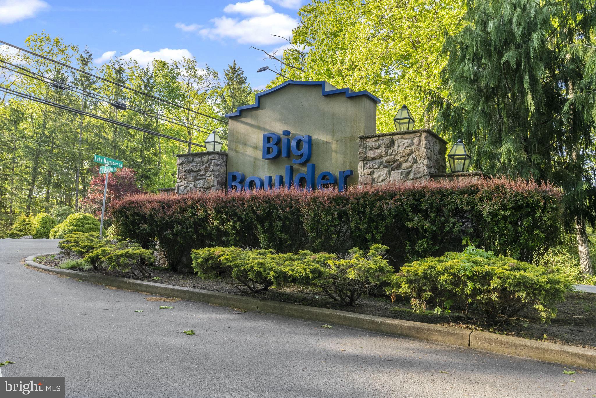 BIG BOULDER LAKE - Residential