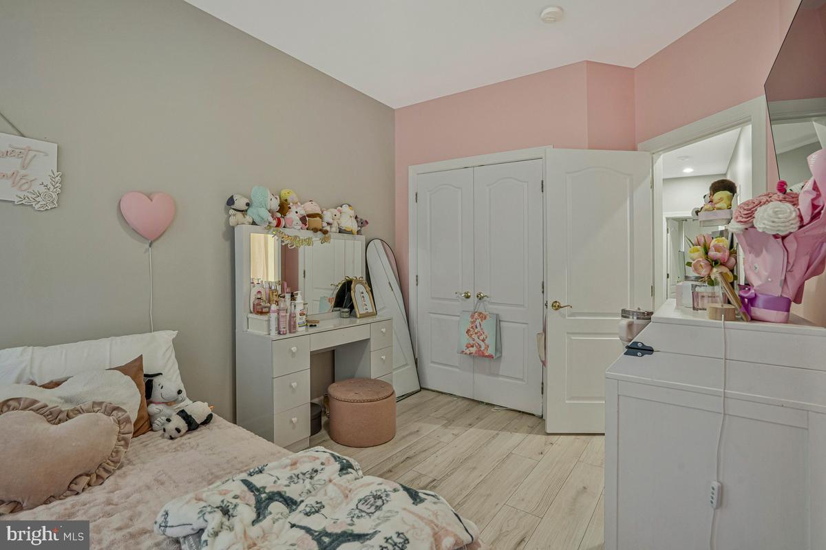 NEW BRISTOW VILLAGE - Residential
