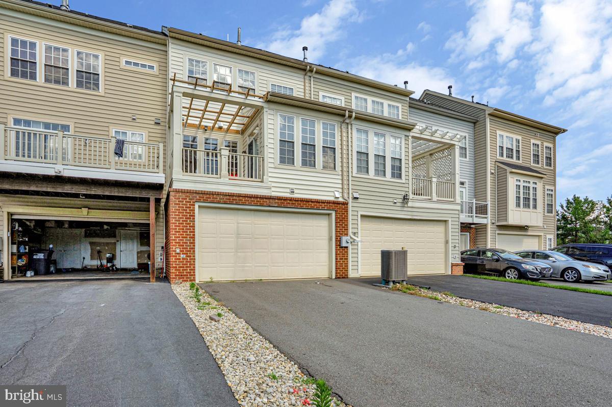 NEW BRISTOW VILLAGE - Residential
