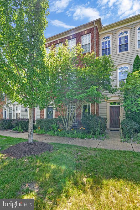 NEW BRISTOW VILLAGE - Residential