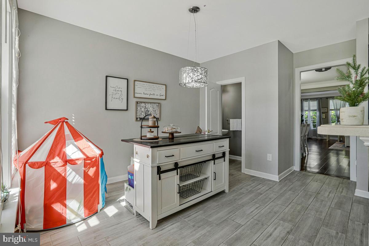 NEW BRISTOW VILLAGE - Residential