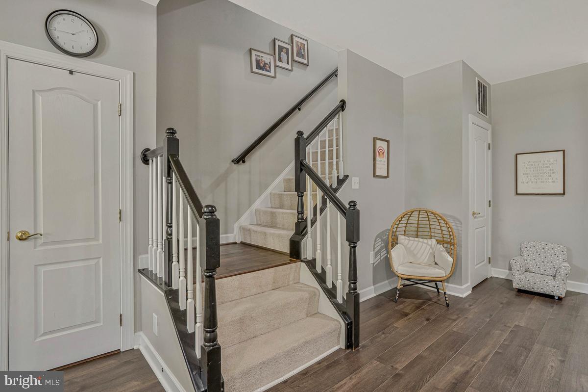 NEW BRISTOW VILLAGE - Residential