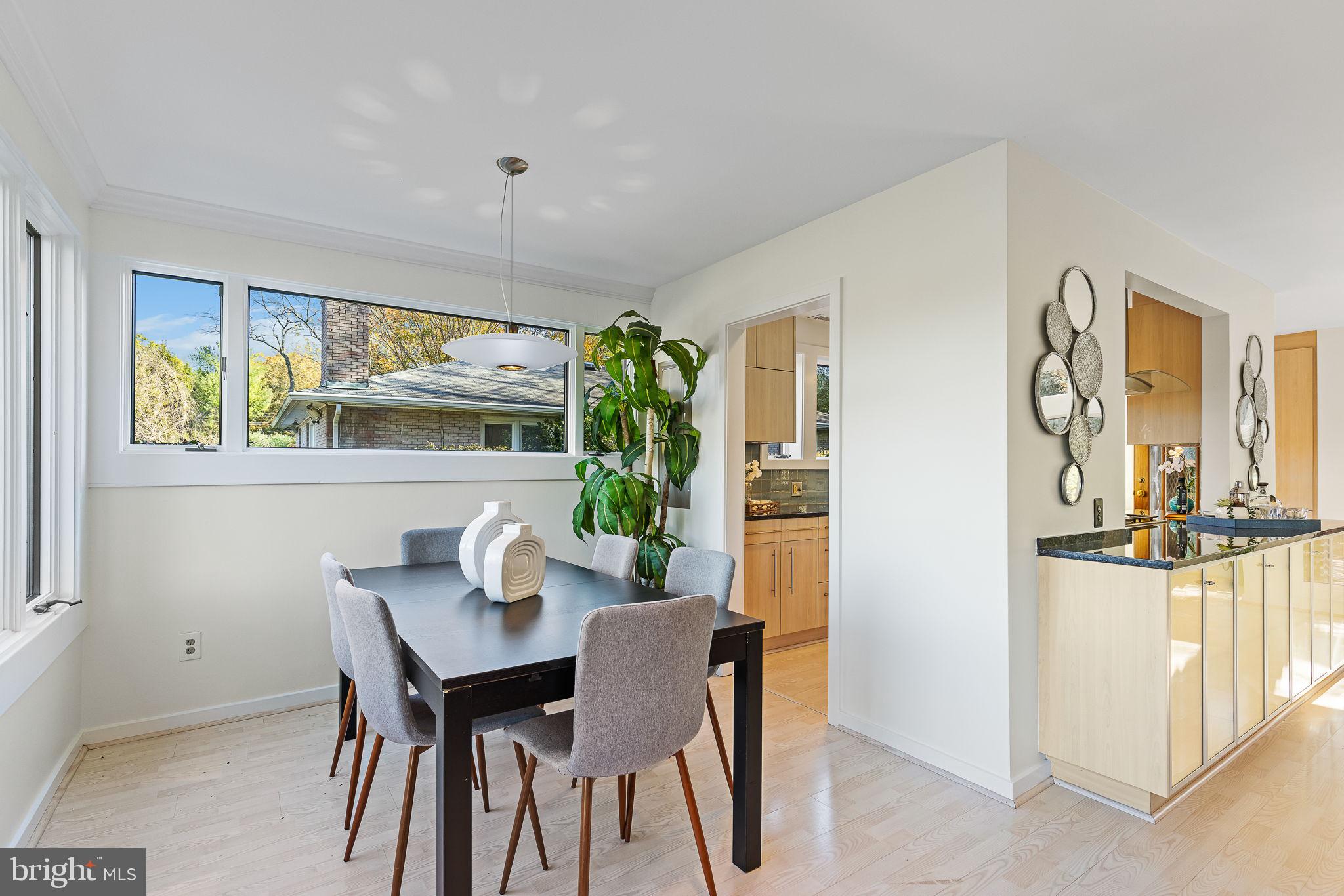LAKE BARCROFT - Residential