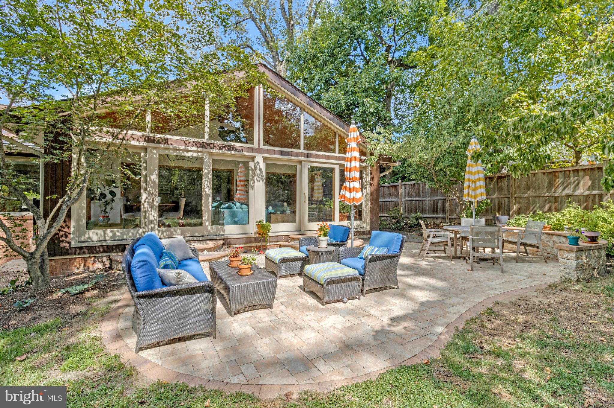 GOLF CLUB MANOR - Residential