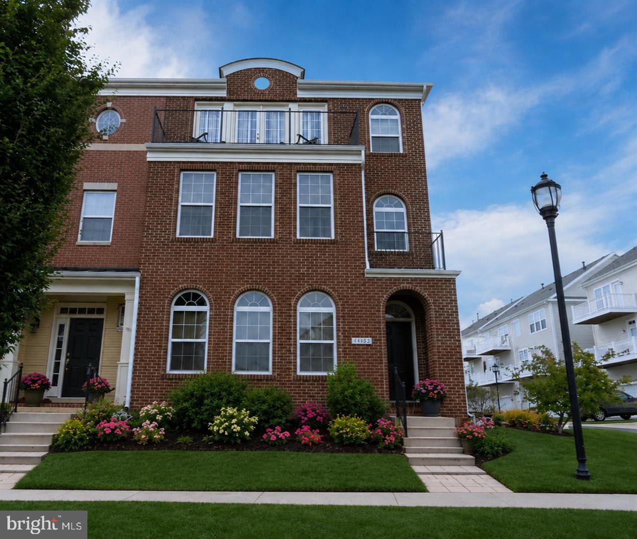 LANSDOWNE TOWN CENTER - Residential