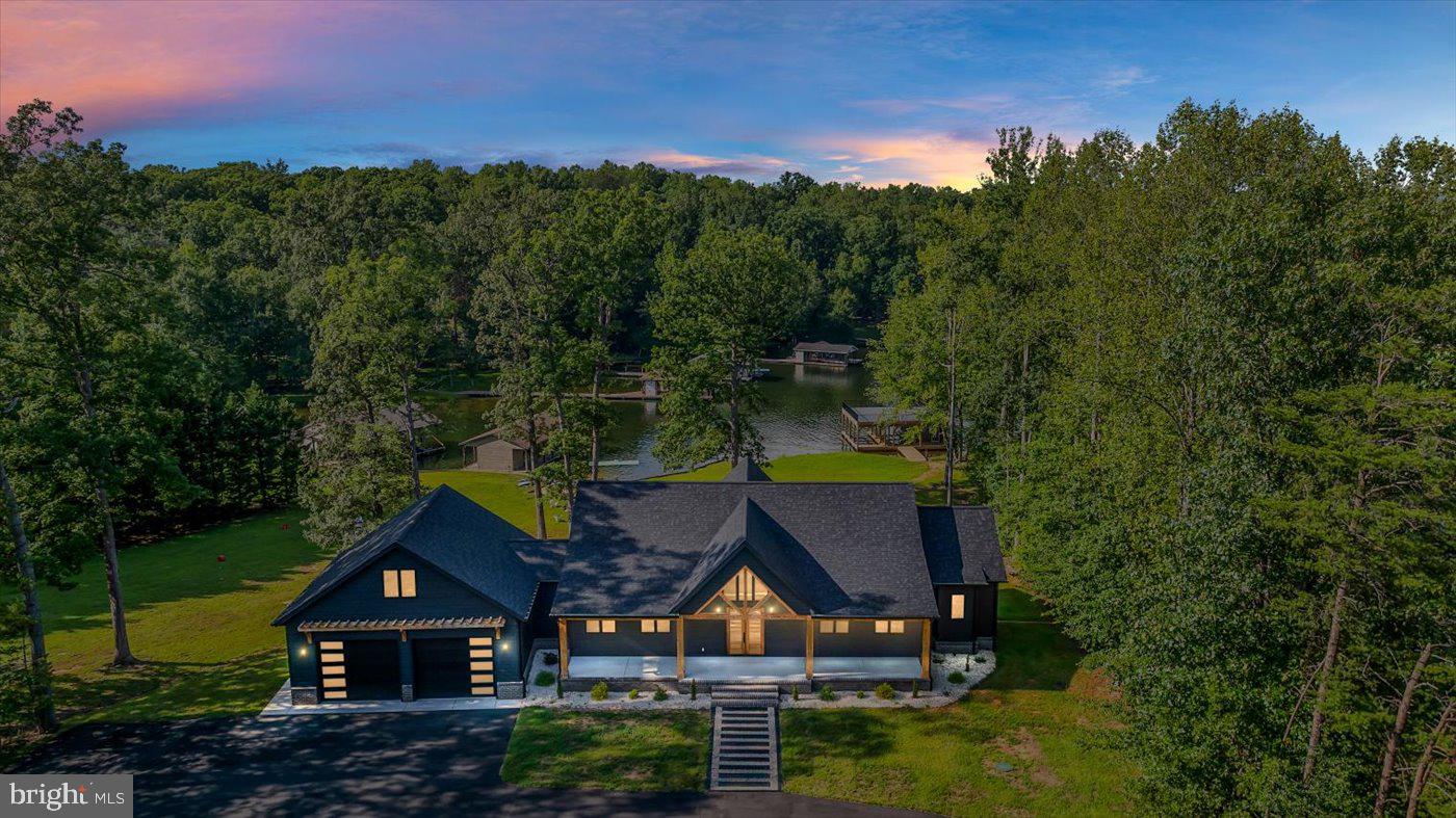 FOXWOOD MANOR - Residential