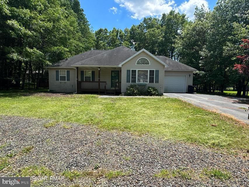EMERALD LAKES - Residential