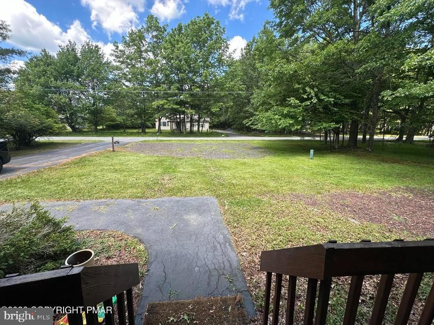 EMERALD LAKES - Residential
