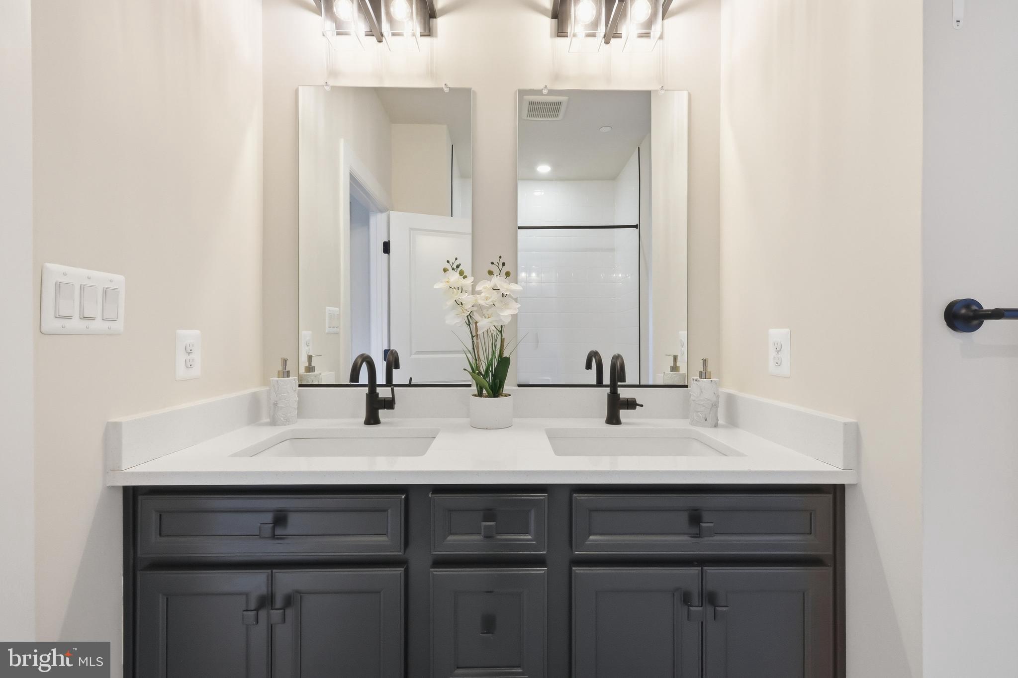 CEDAR CREEK - Residential