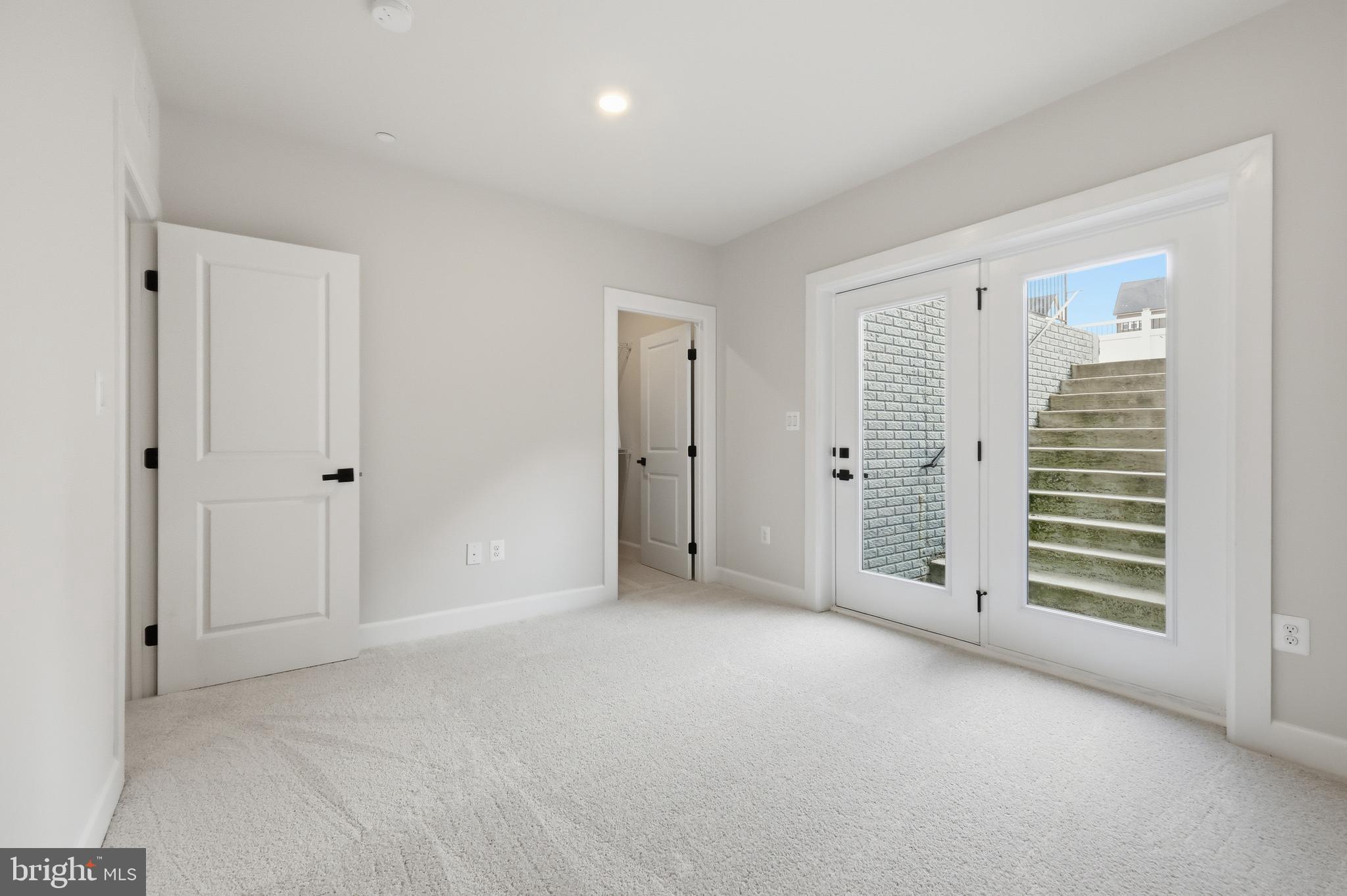 CEDAR CREEK - Residential