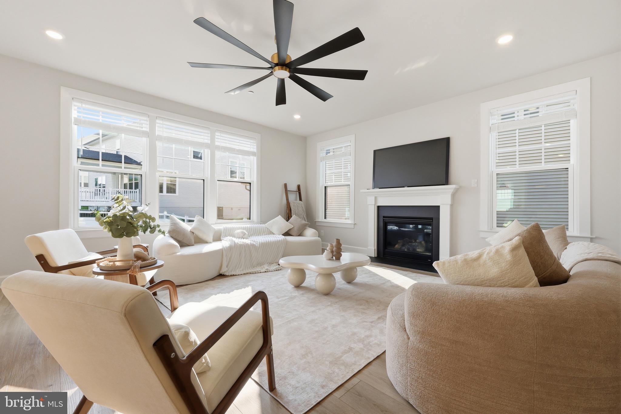 CEDAR CREEK - Residential