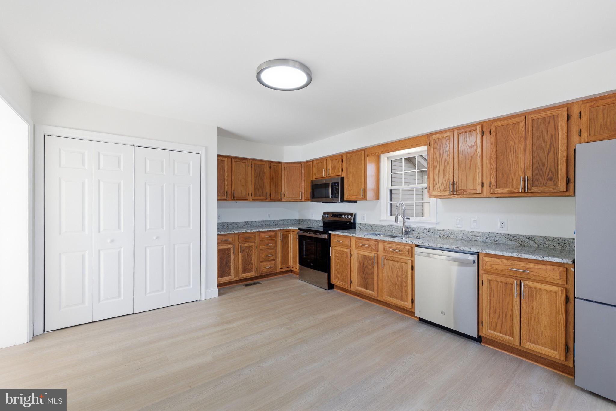 LAKE HOLIDAY ESTATES - Residential