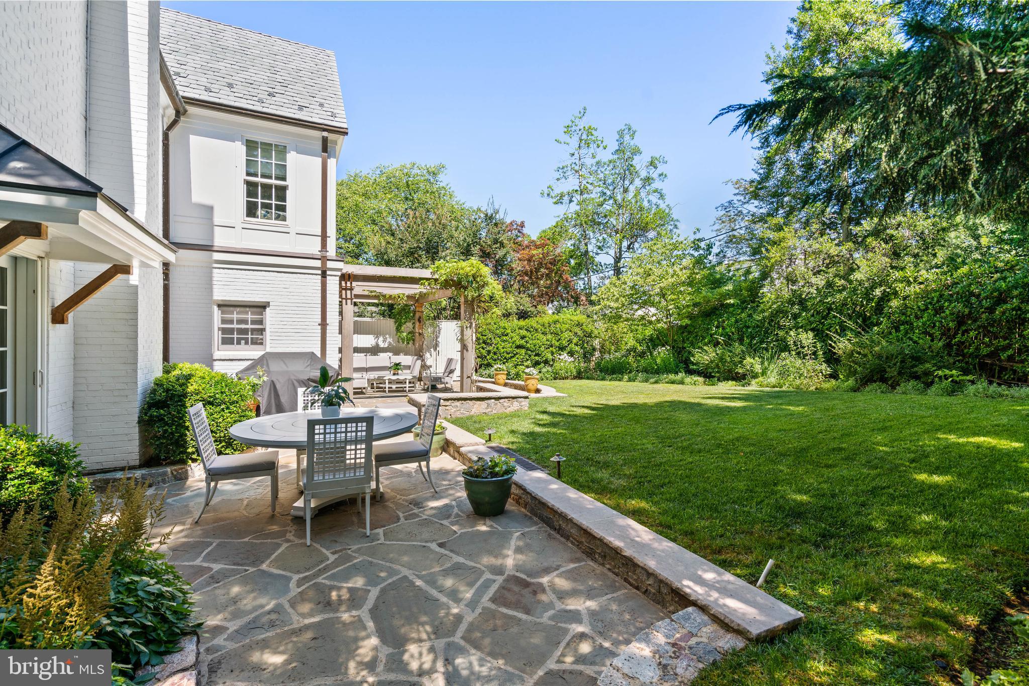 SPRING VALLEY - Residential