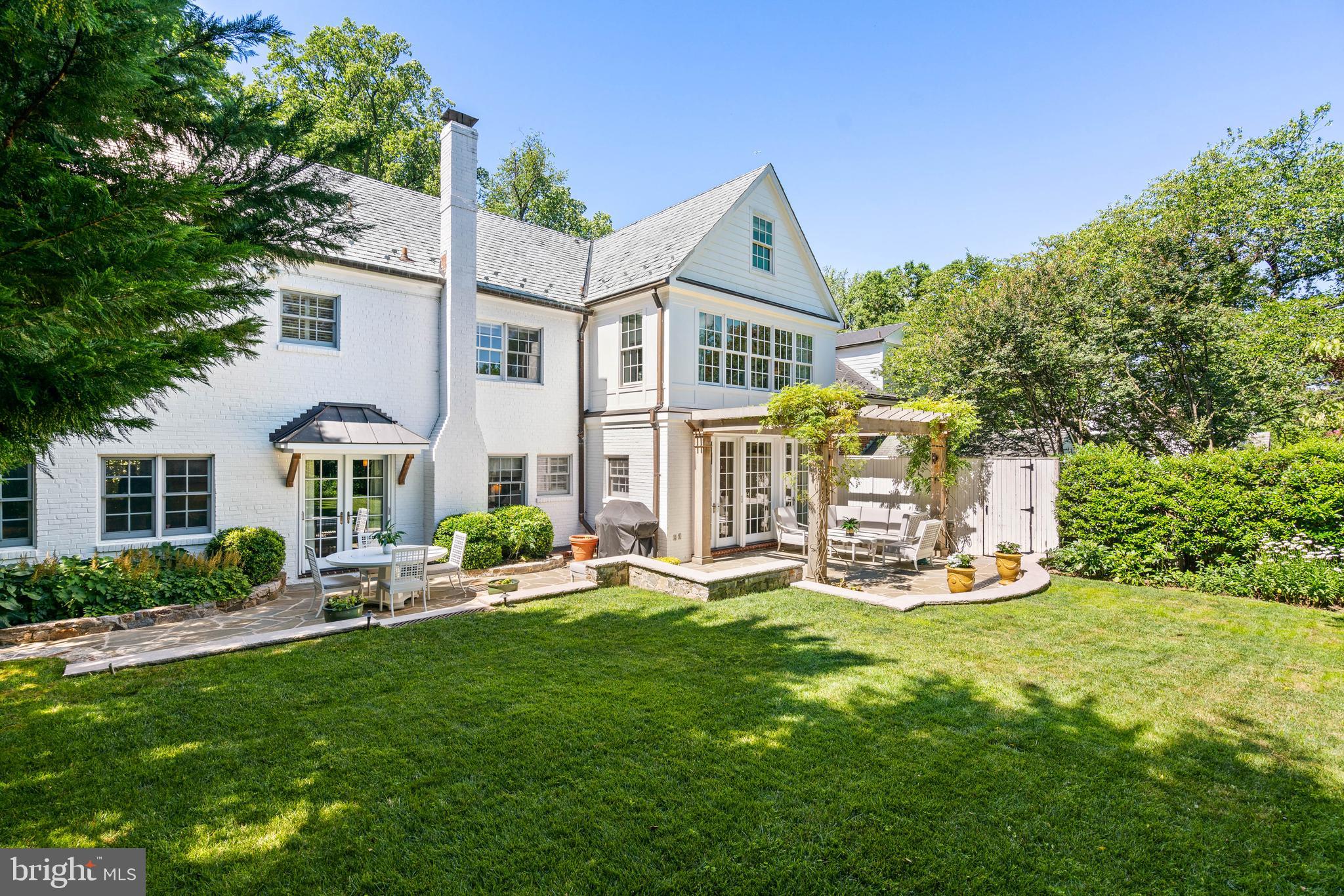 SPRING VALLEY - Residential