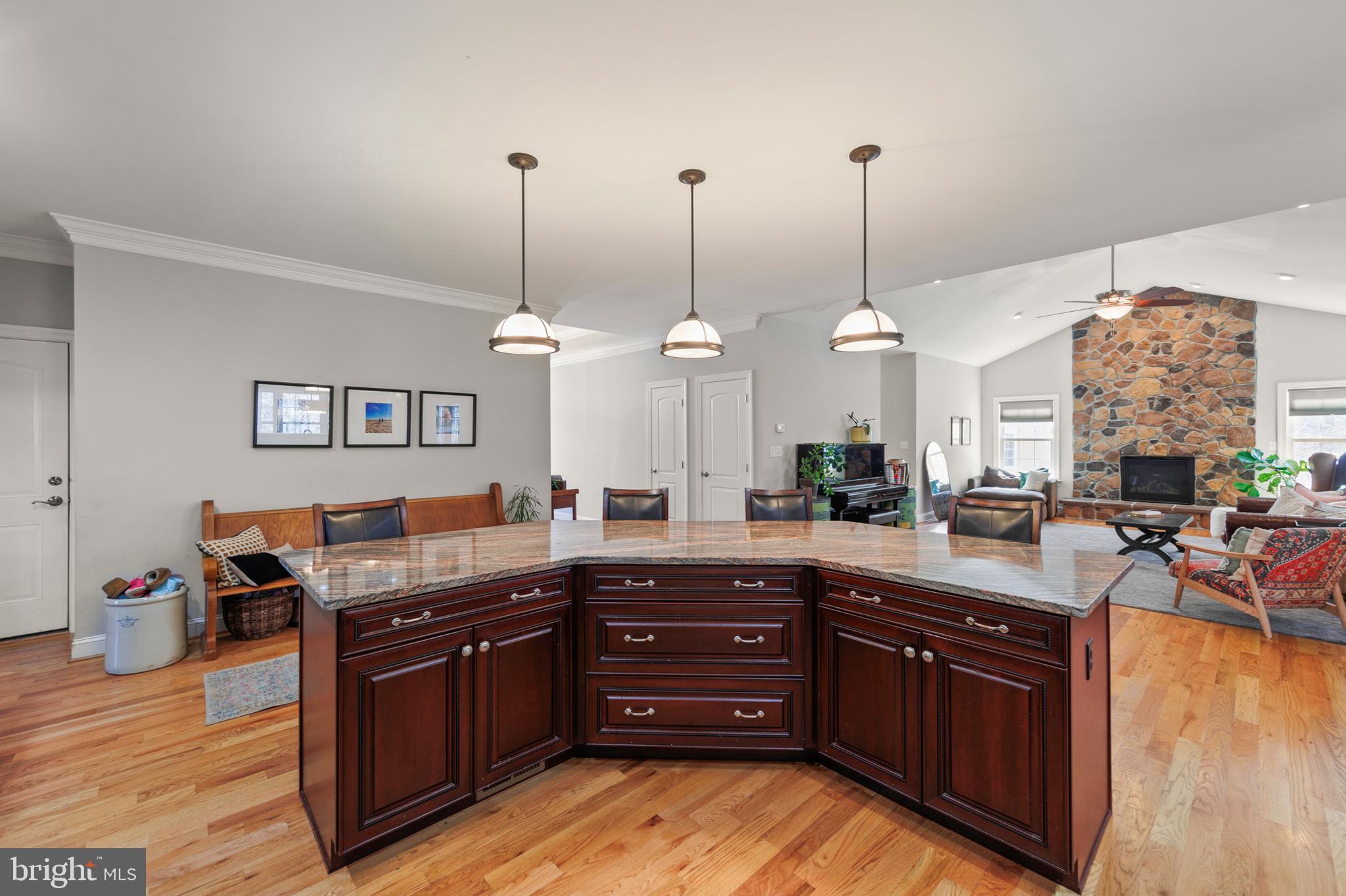 ABRAMS POINTE - Residential