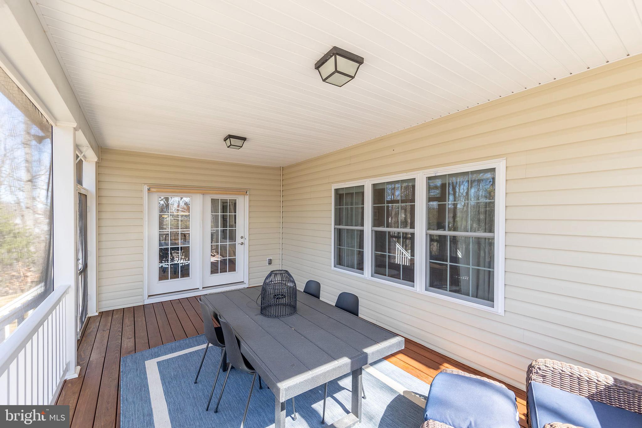 ABRAMS POINTE - Residential