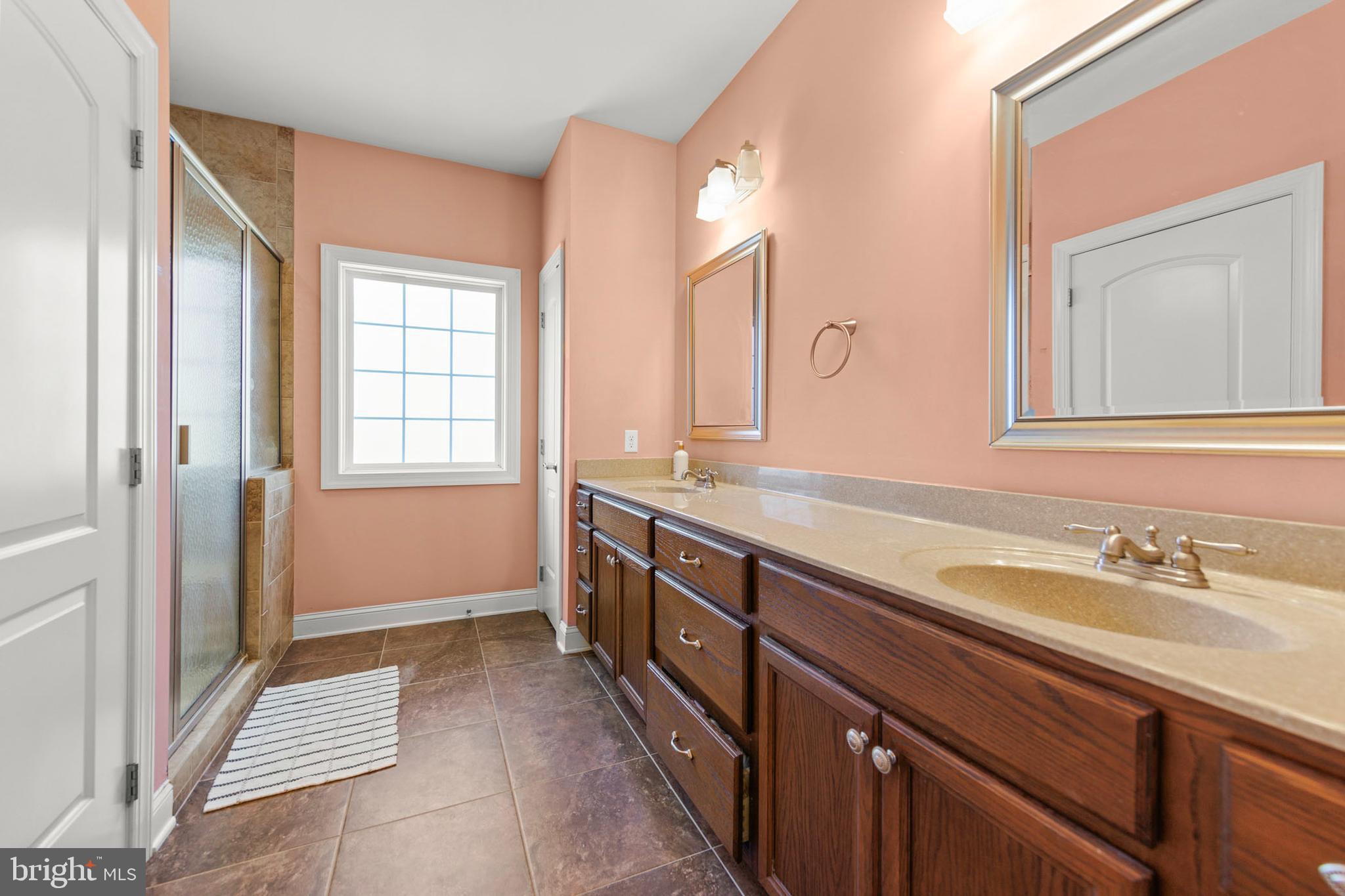 ABRAMS POINTE - Residential