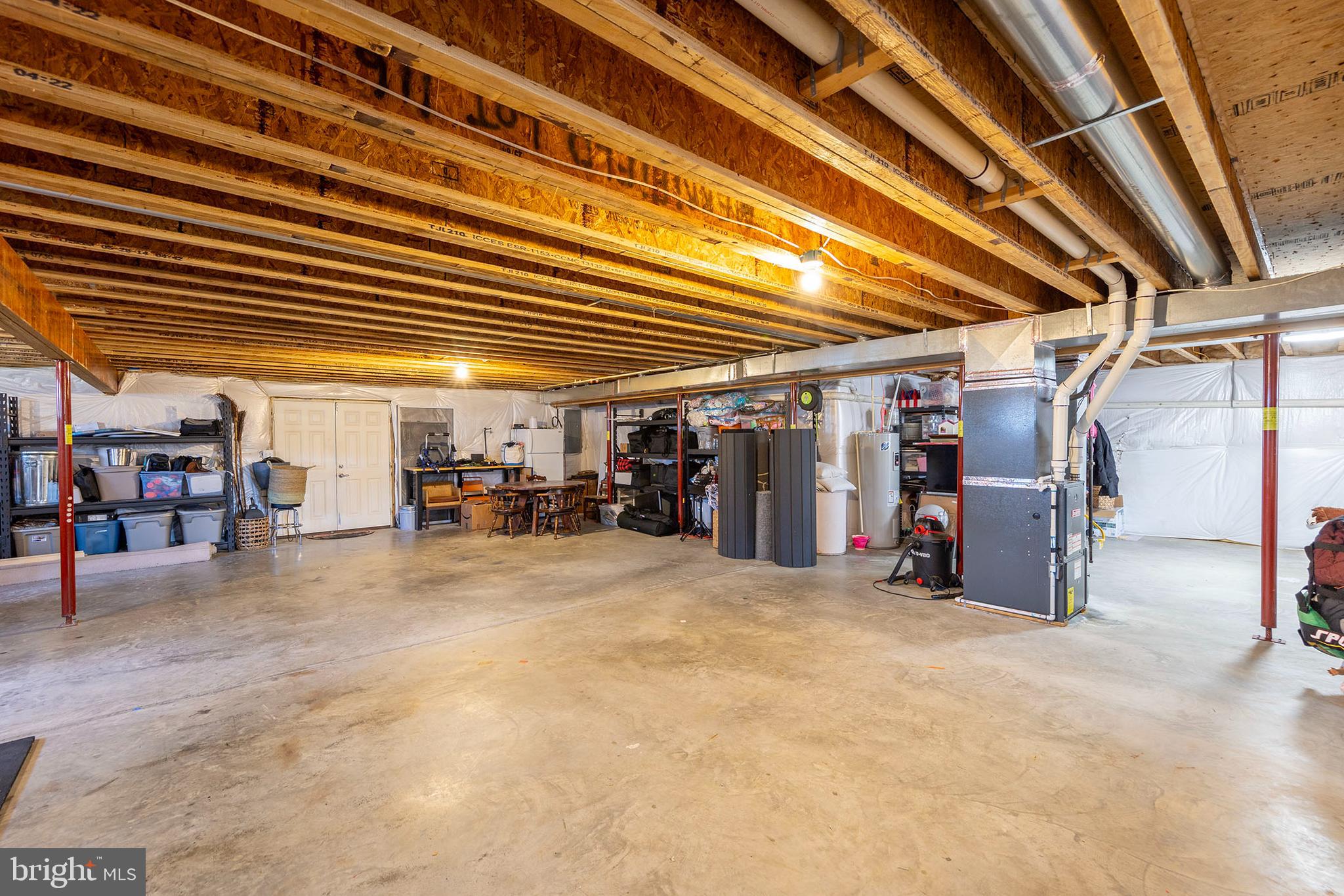 ABRAMS POINTE - Residential