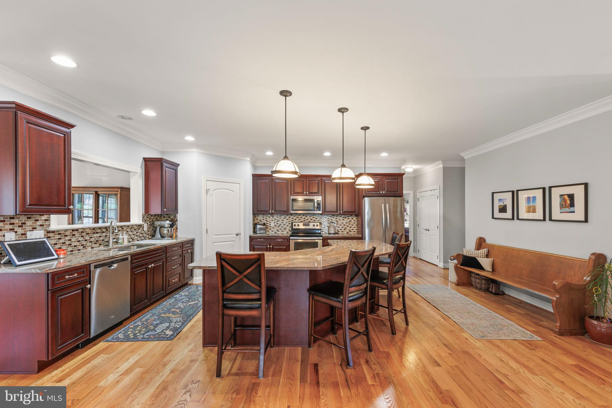 ABRAMS POINTE - Residential