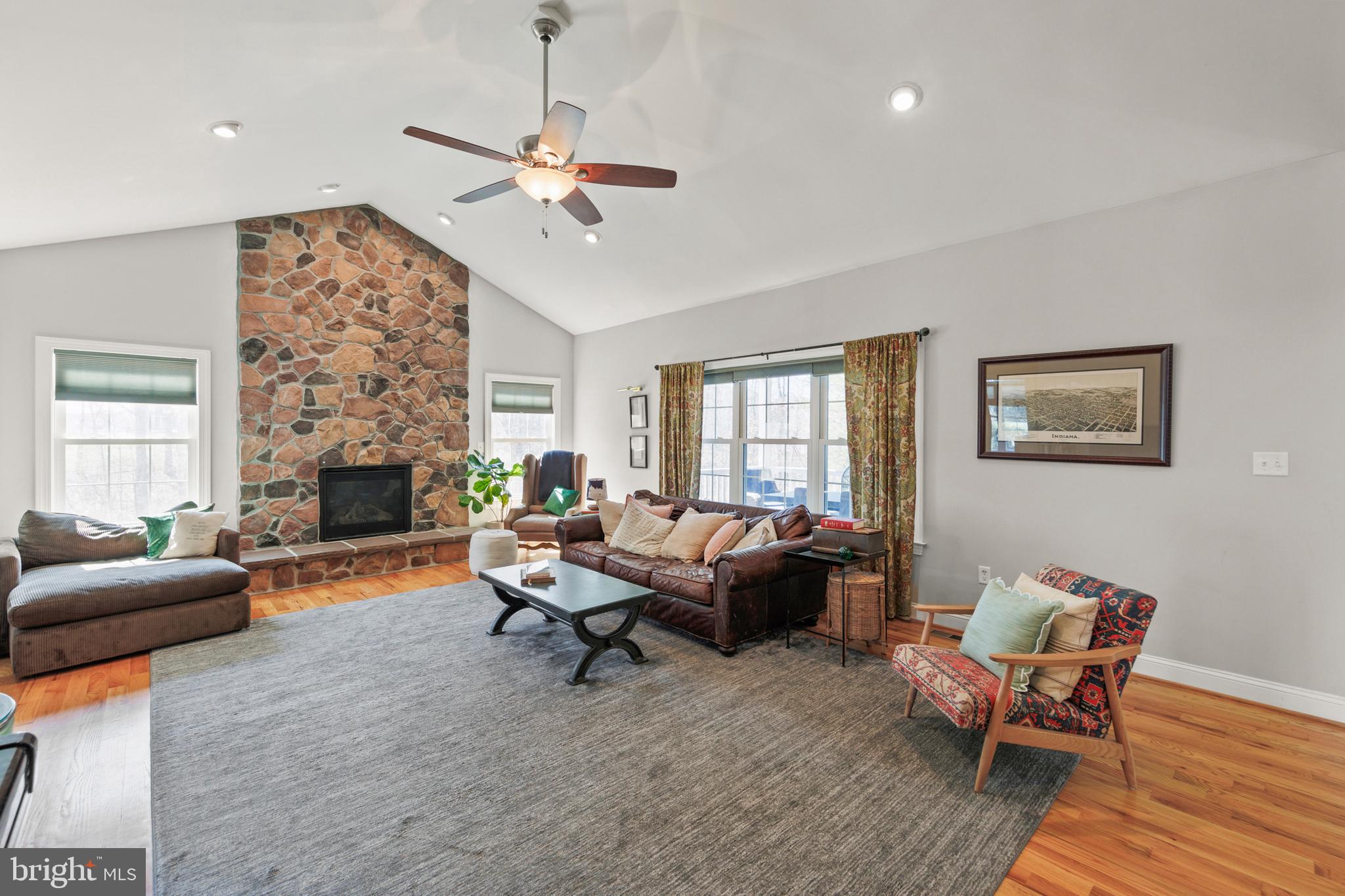 ABRAMS POINTE - Residential