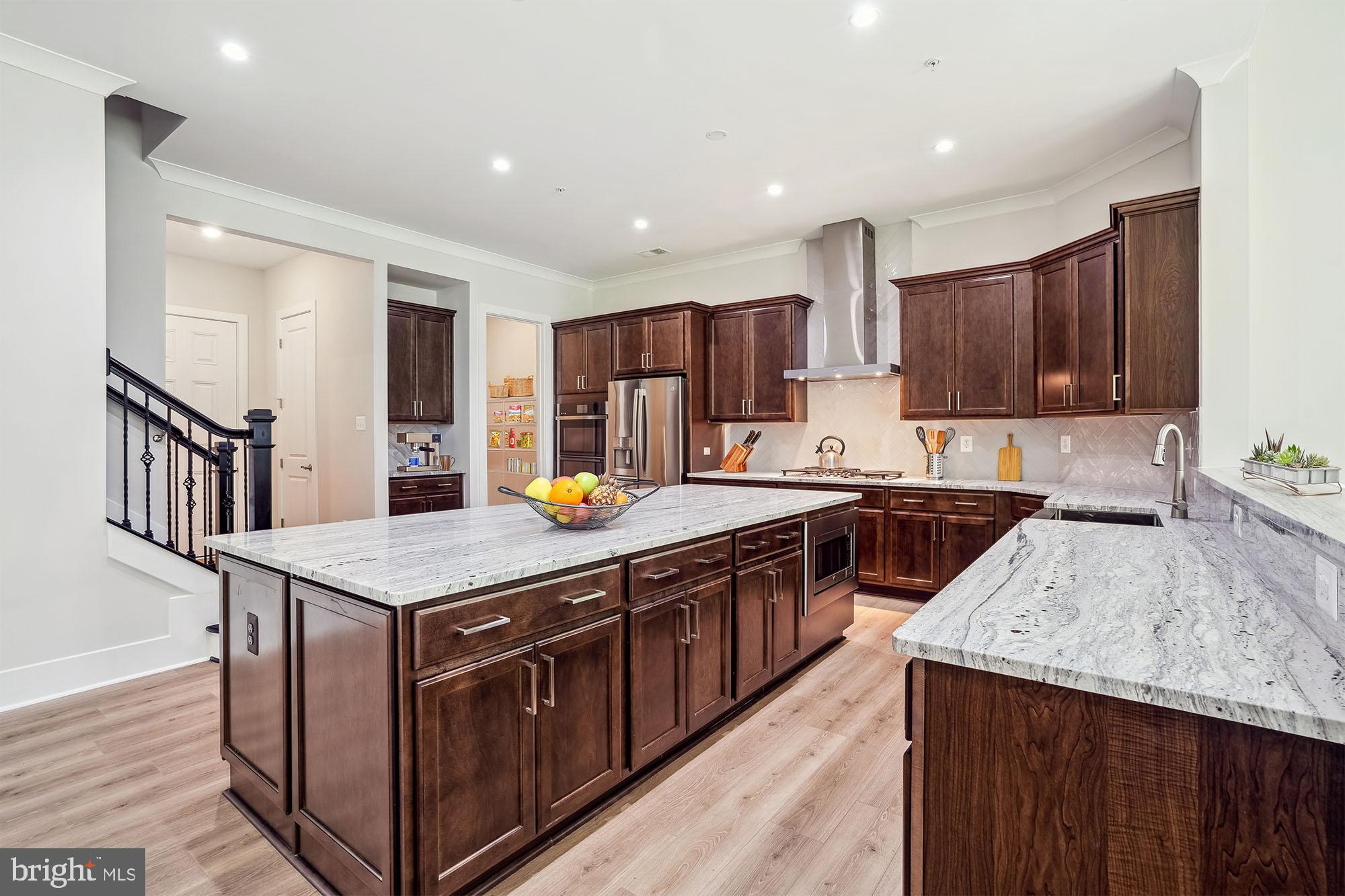 FAIRVIEW MANOR - Residential