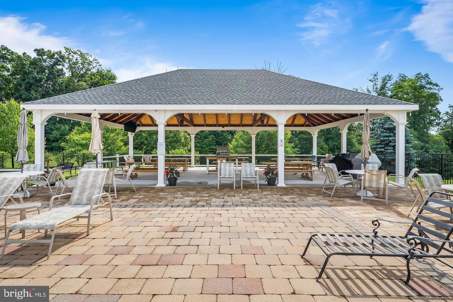 MEADOW GLEN - Residential