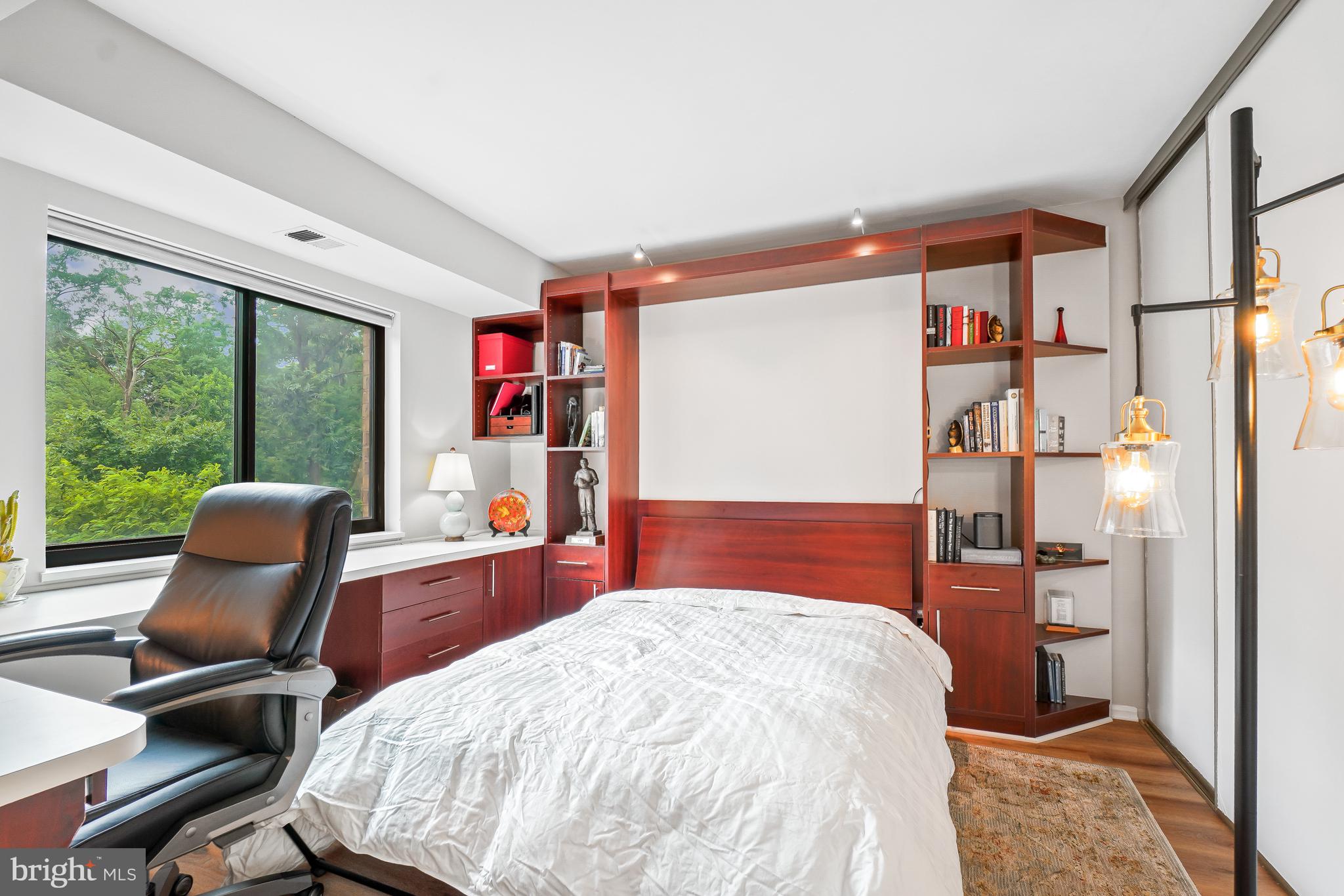 MONTEBELLO - Residential