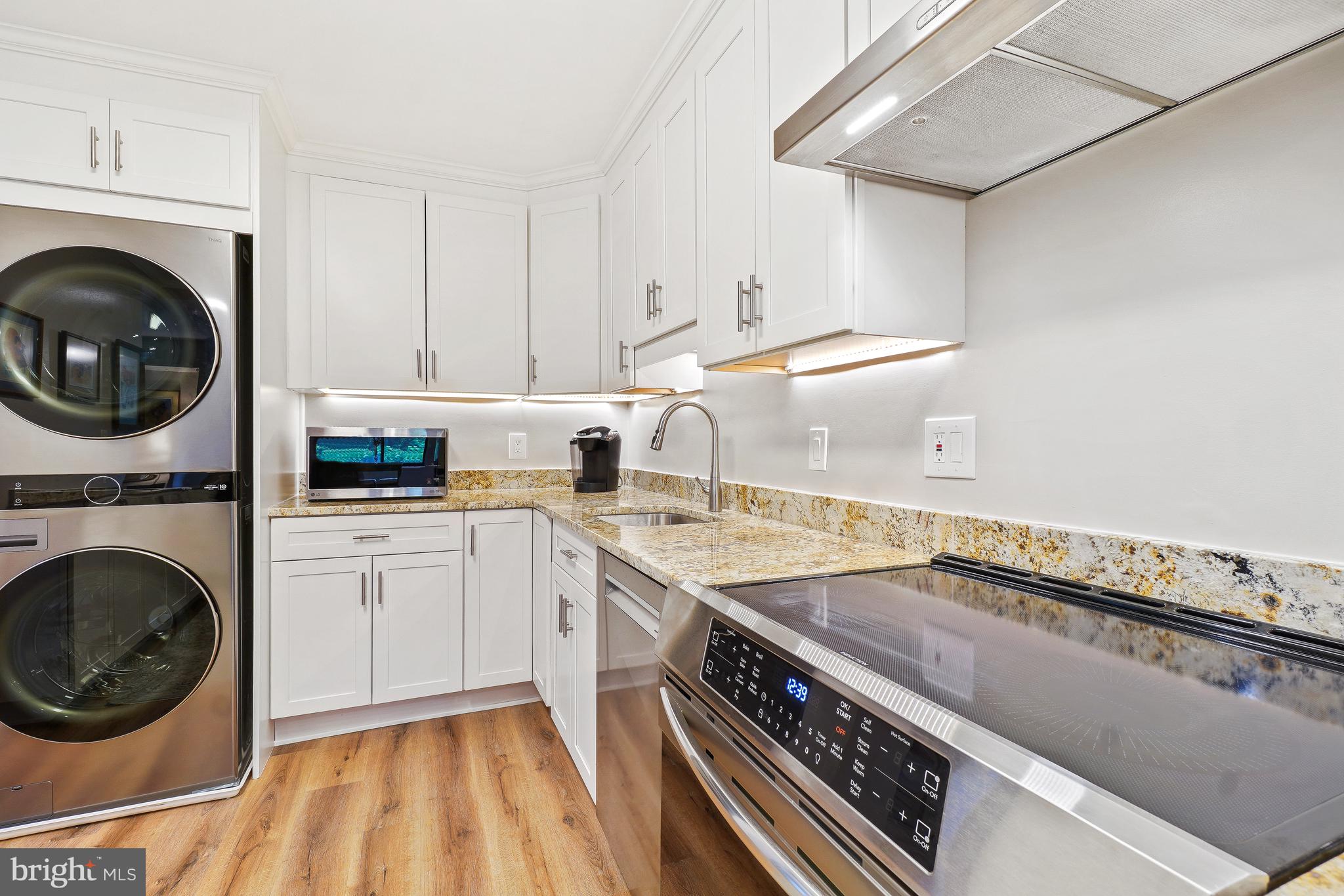 MONTEBELLO - Residential