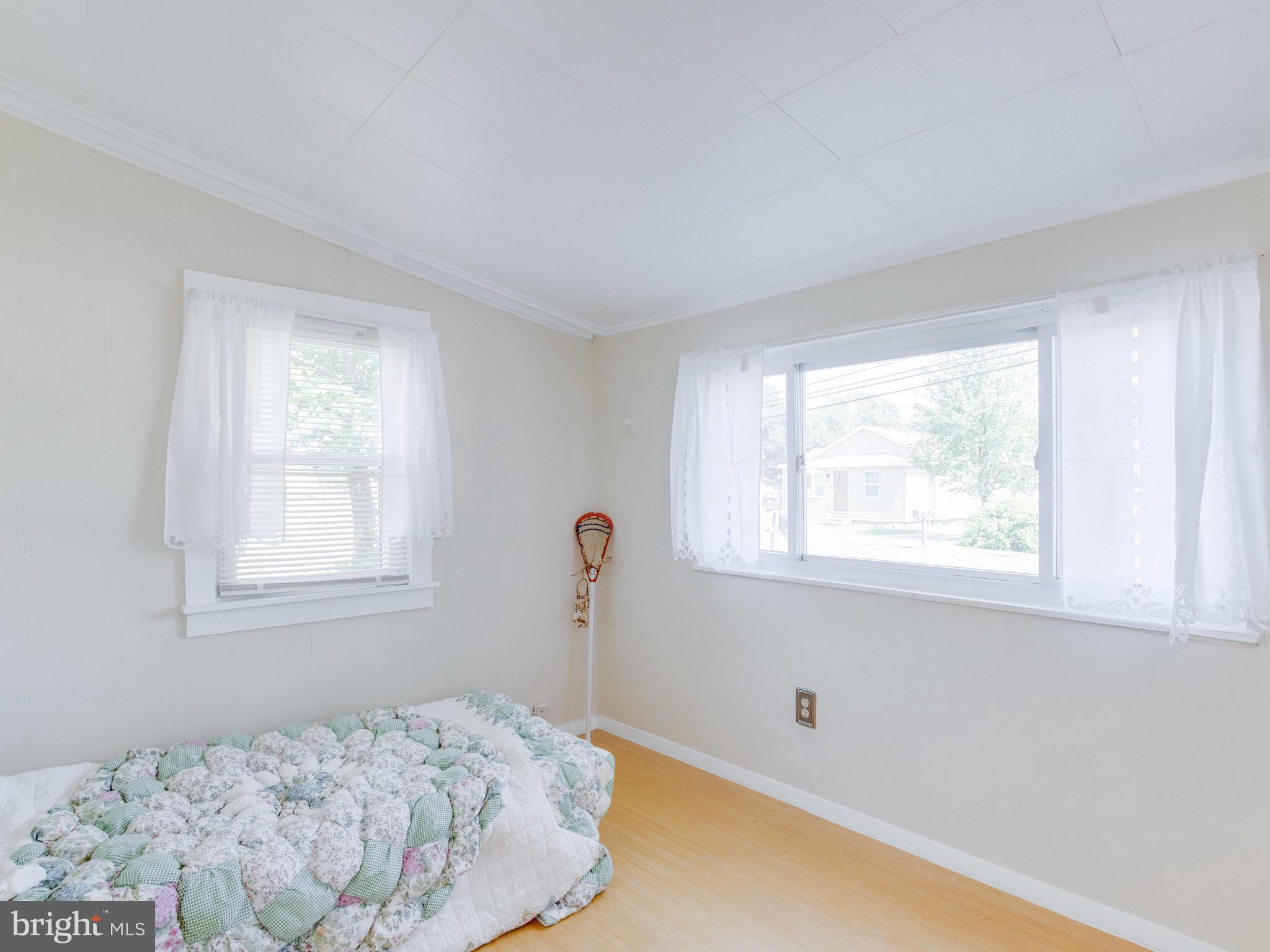 SHORELAND - Residential