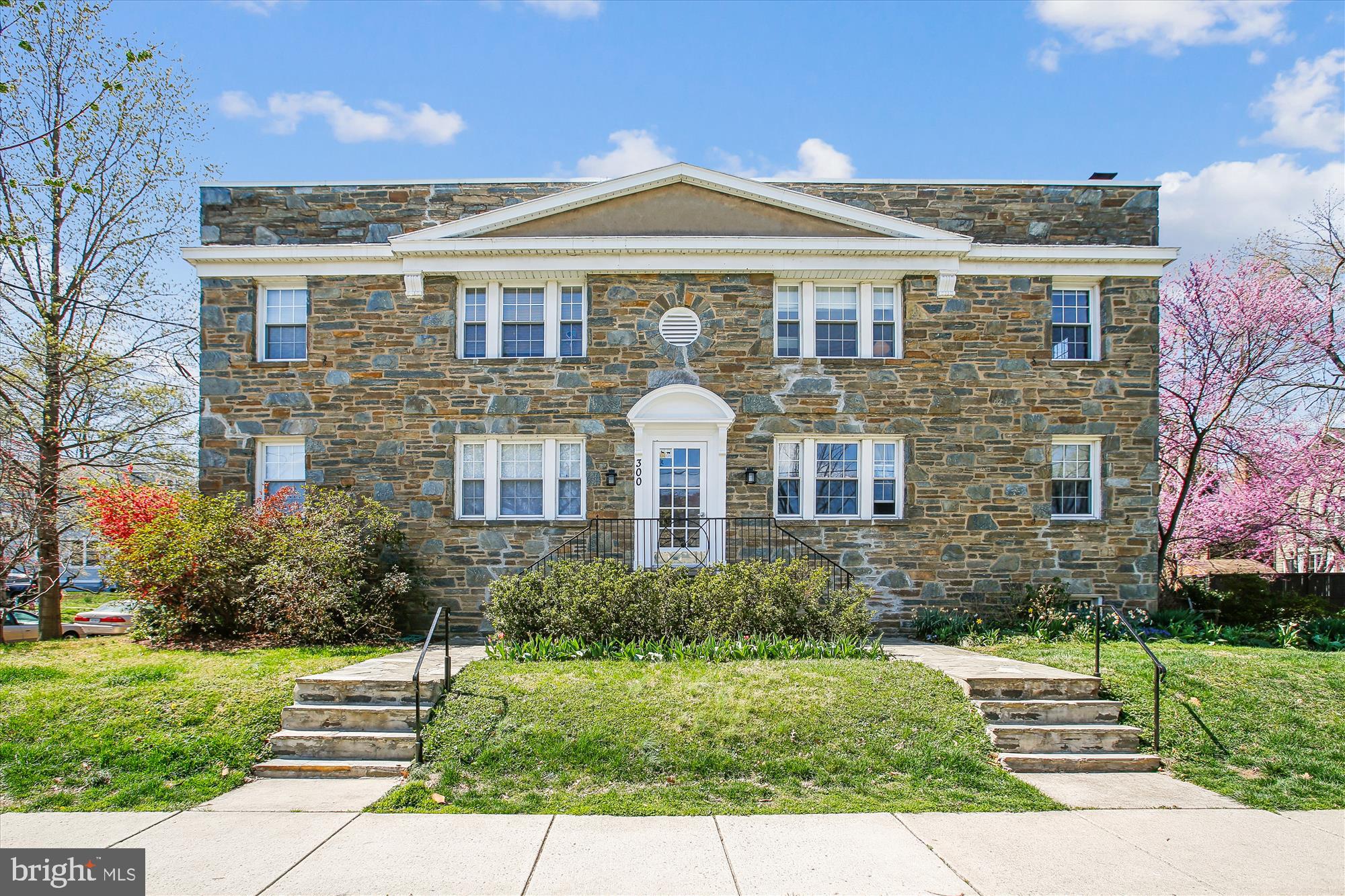 Offer Deadline: 2:00 PM Wednesday. Welcome to this absolutely charming home in the heart of tree-lined Rosemont. This wonderful sun-drenched top floor 2BR condominium unit has been discerningly and meticulously re-imagined. Featuring a contemporary open plan, it’s highlighted by three glorious skylights, gorgeous updated kitchen and bath, in-unit W/D, gleaming hardwood floors throughout and uniquely detailed warm, wood-beamed bedroom ceilings. For that little bit of heaven, relax and enjoy morning coffee amidst fresh breezes on the west-facing, almost Zen-like, treetop level screened-in porch. The community gardens and outdoor shared park-like common spaces at 300 Commonwealth are filled with perennials and offer opportunities to gather with neighbors. In addition, a dedicated parking space and a desirable storage unit convey. Conveniently located near the King Street Metro, (3 blocks), Old Town, Del Ray and all the renowned amenities these neighborhoods are noted for – restaurants, shopping, bars, grocery stores – make this ideal Rosemont location your perfect new home address.