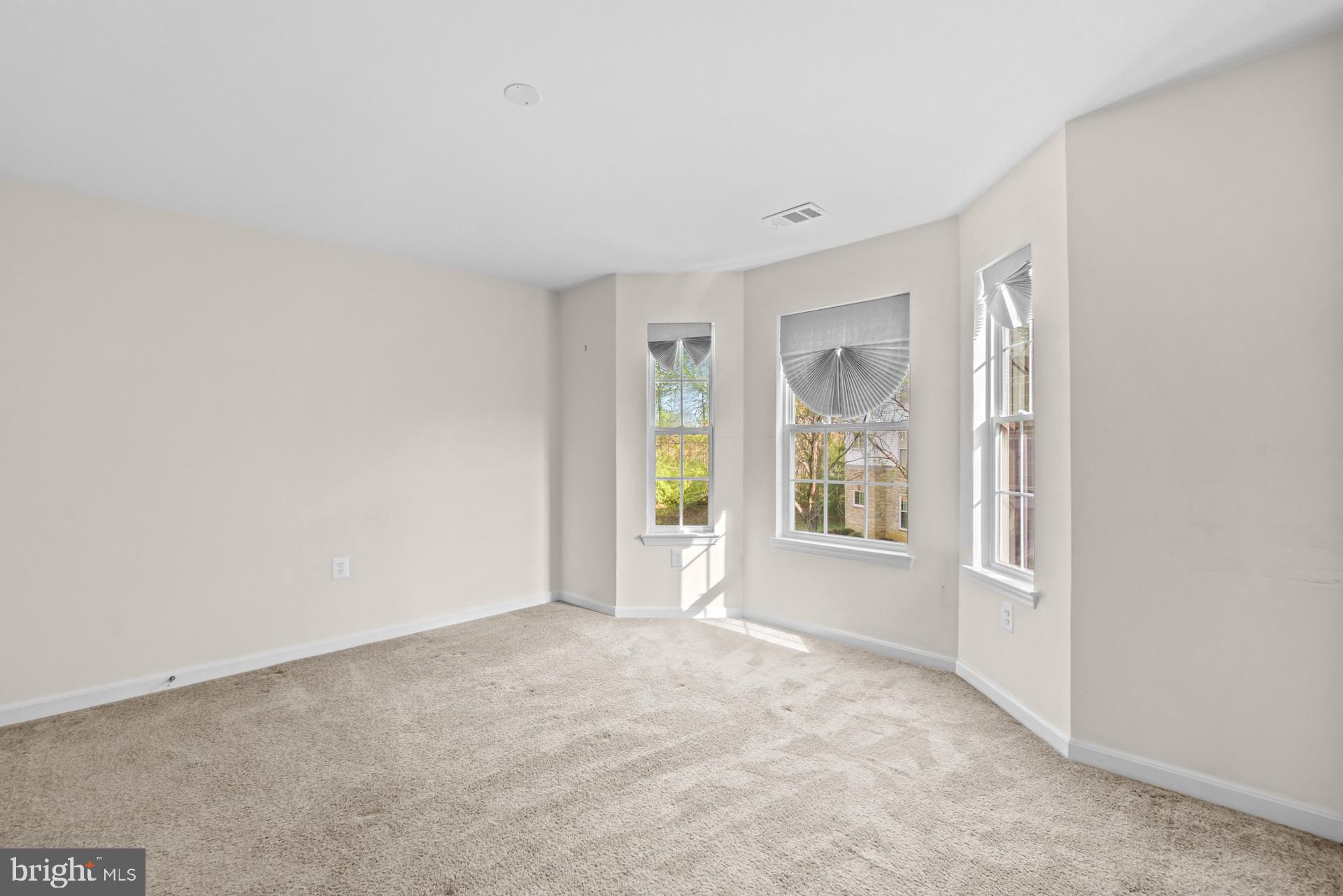 WOODLAND LAKE CONDO - Residential