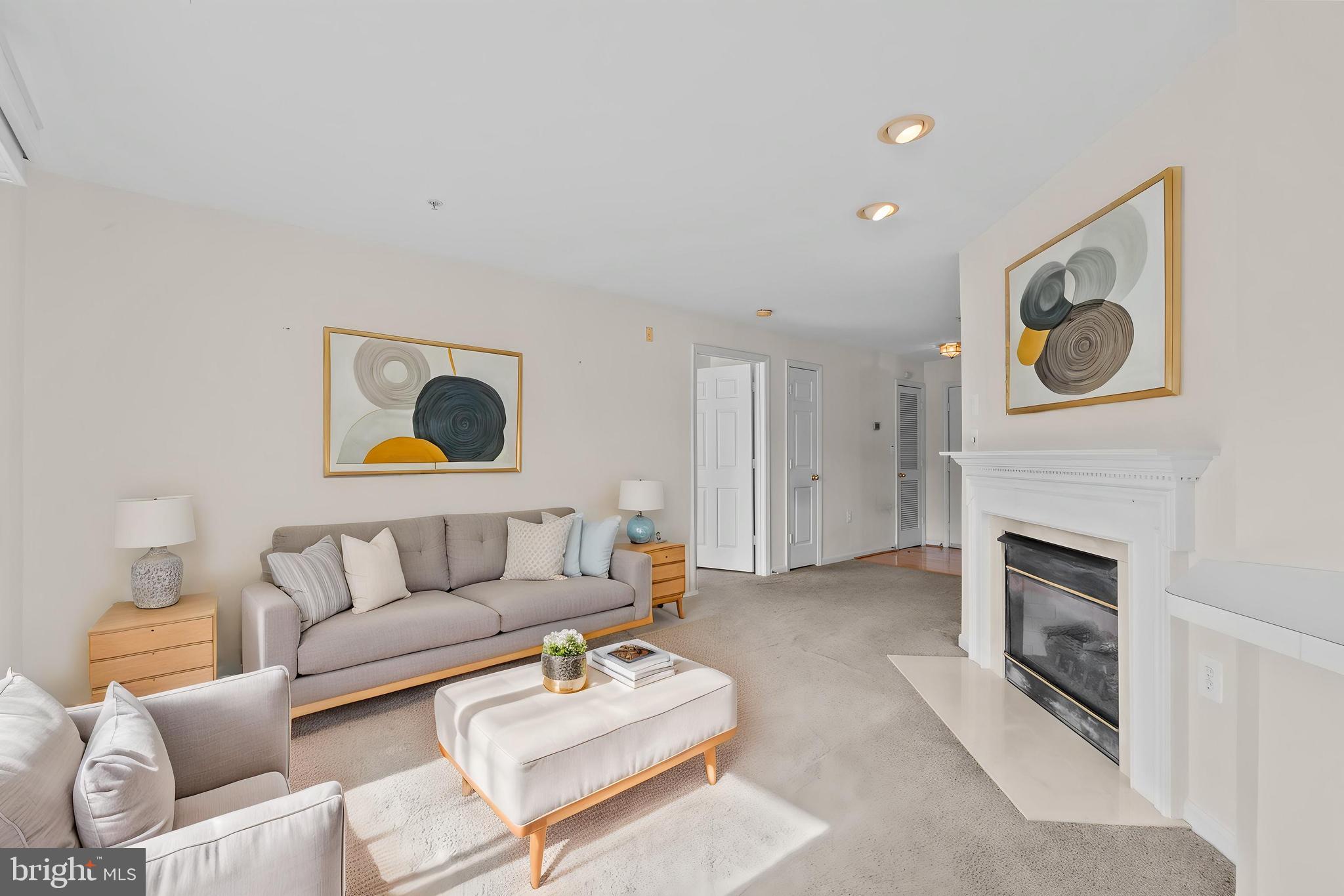 WOODLAND LAKE CONDO - Residential