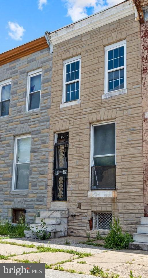 BROADWAY EAST - Residential