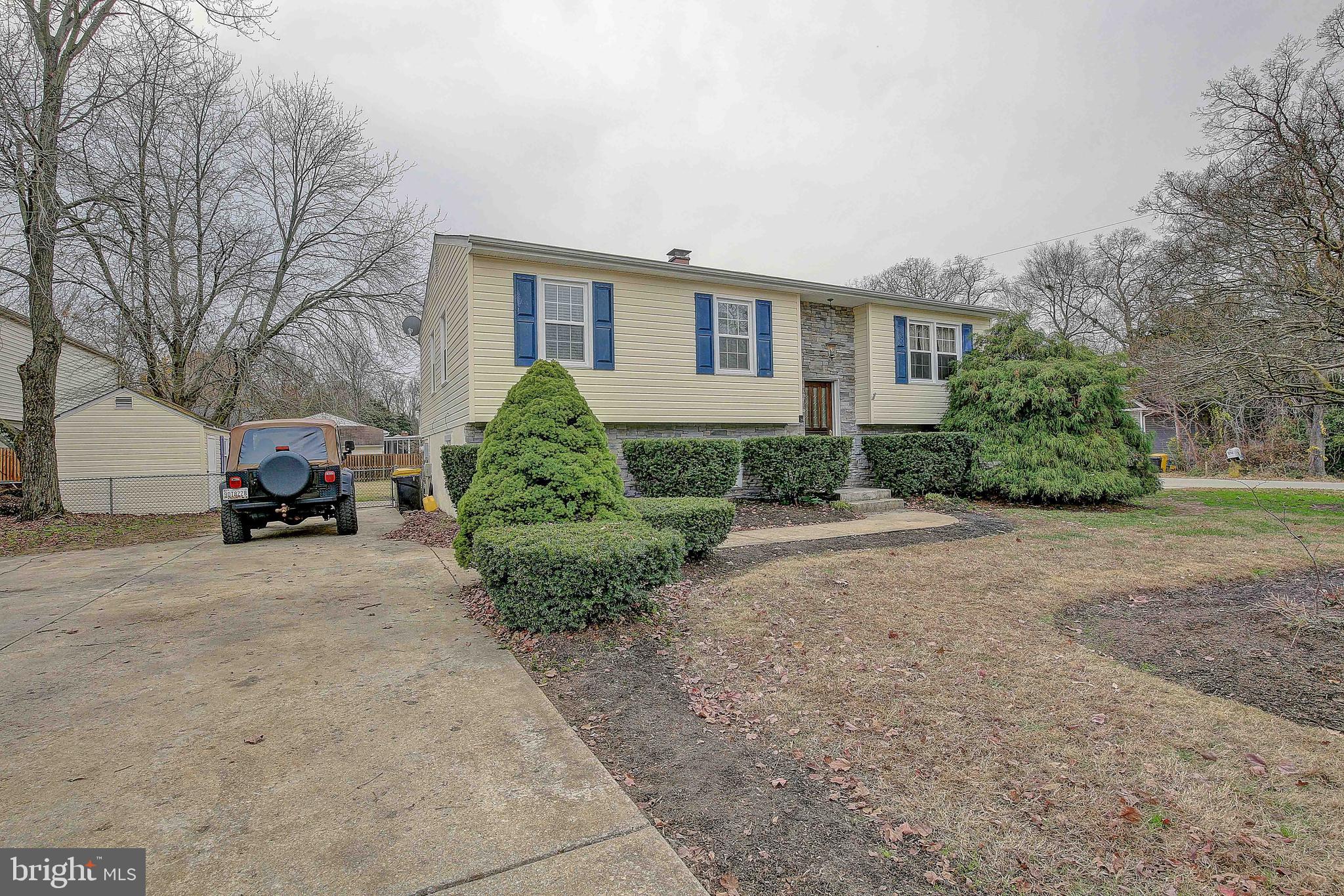 JUST LISTED!! Tastefully updated four bedroom, two and a half bathroom split foyer in the sought after community of Green Gables! Large corner lot, two car garage, large deck and fenced yard. Inside you'll find updated kitchen, new  appliances, open concept and lots of natural light. Large deck with covered portion perfect for outdoor dining and entertaining. Master bedroom has dual closets and master bath with jacuzzi tub and separate shower with triple showerheads. Call today to be first to schedule a showing for this beautiful home.