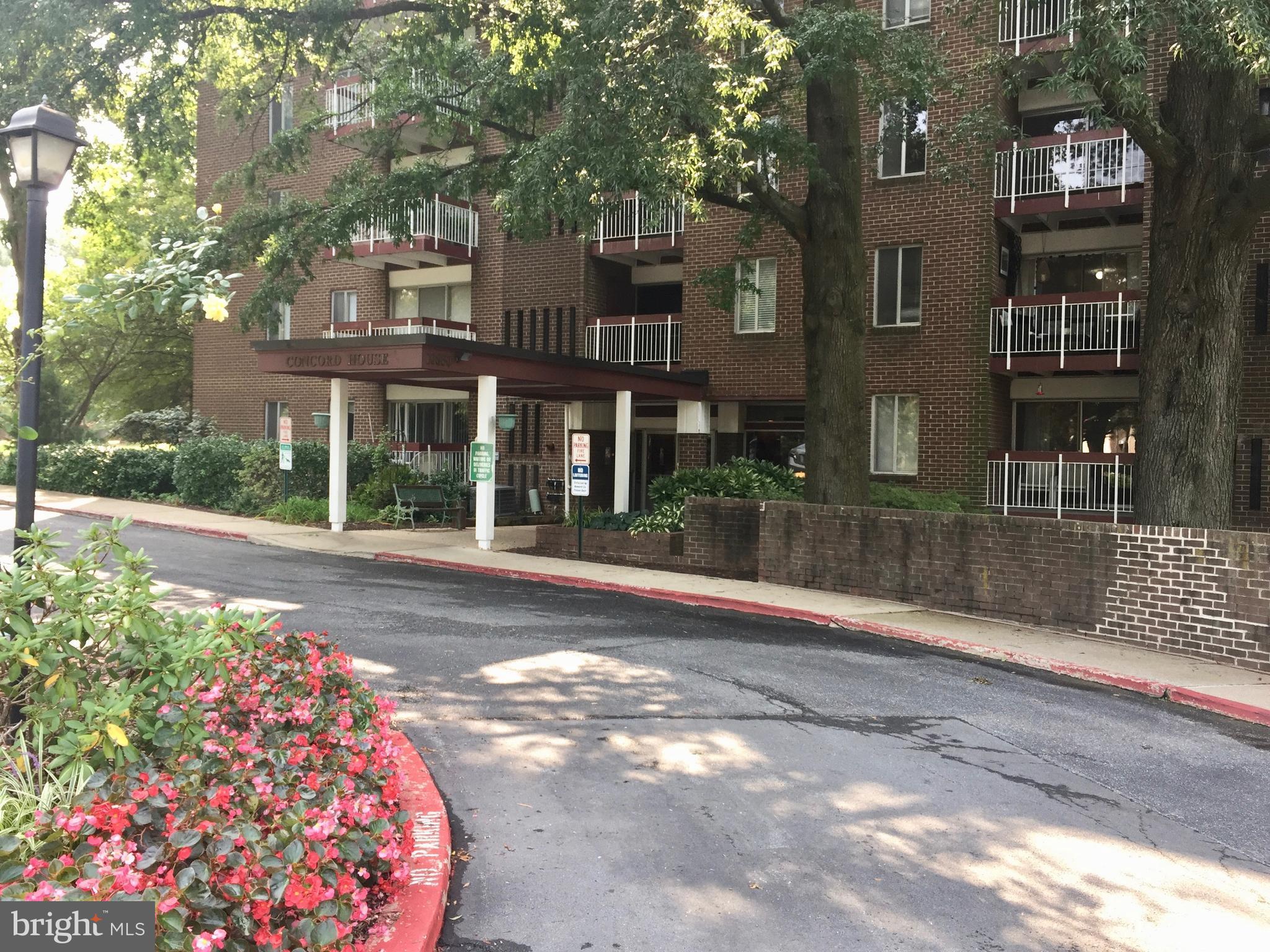 Rare 2BD, 1FB at Concord House, Great location close to Mall, Concerts at Merriweather. Whole Foods near by. Utilities included in Condo Fee.