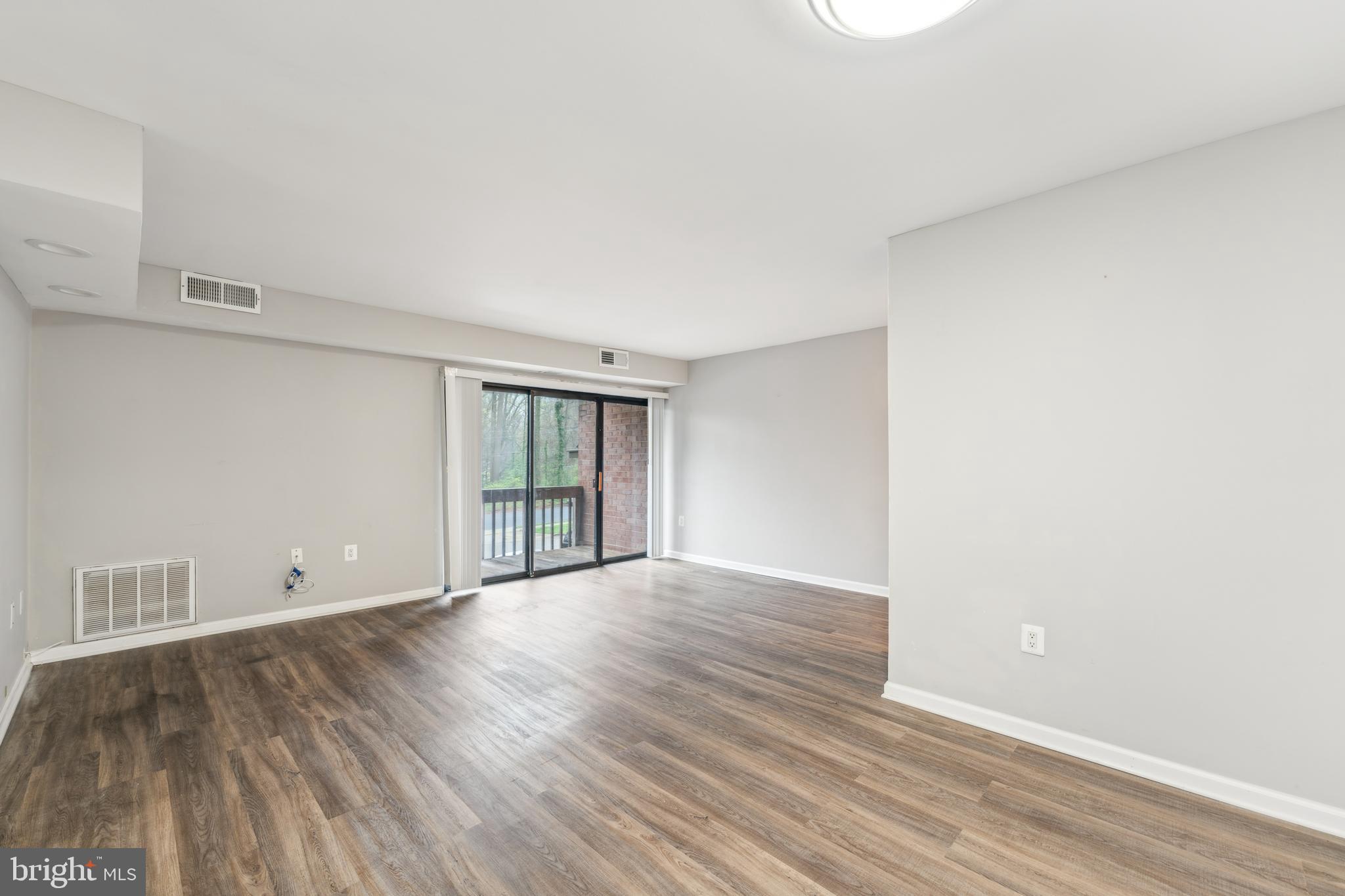 FAIRFAX WEST CONDOS - Residential Lease