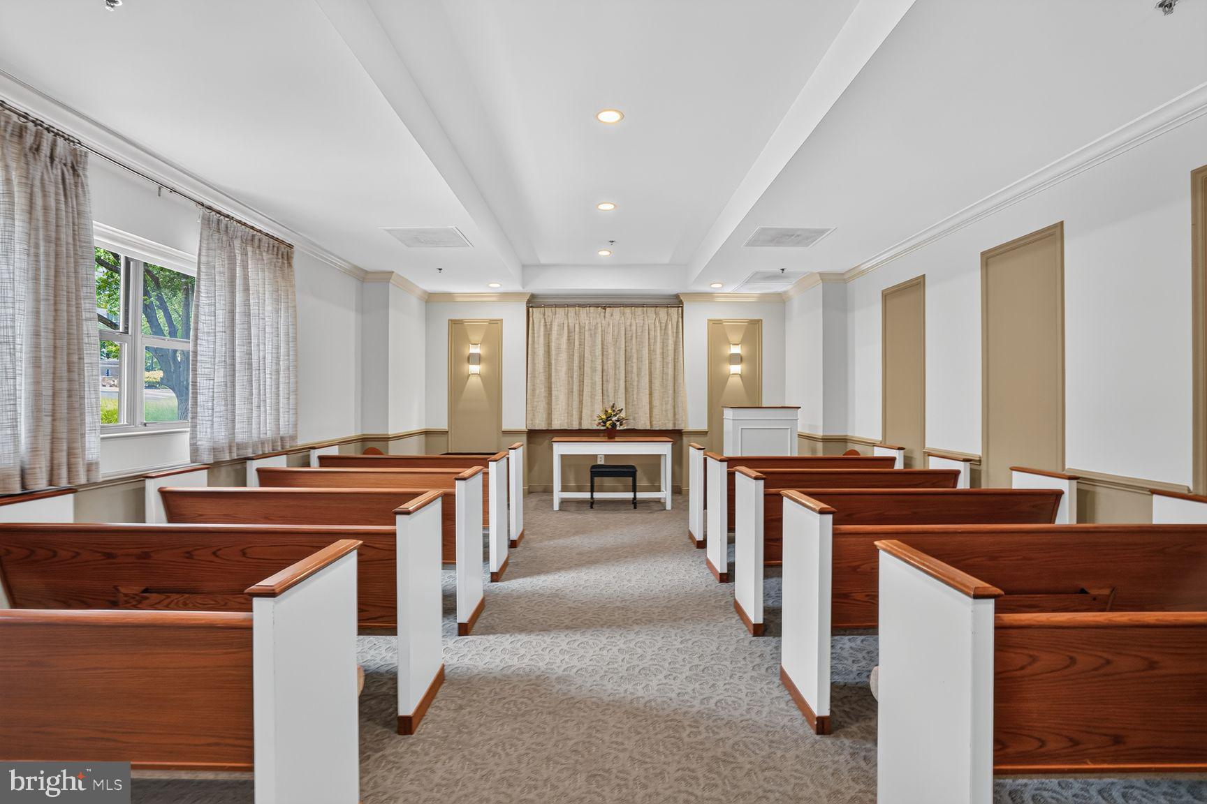 LANSDOWNE WOODS LEISURE WORLD - Residential