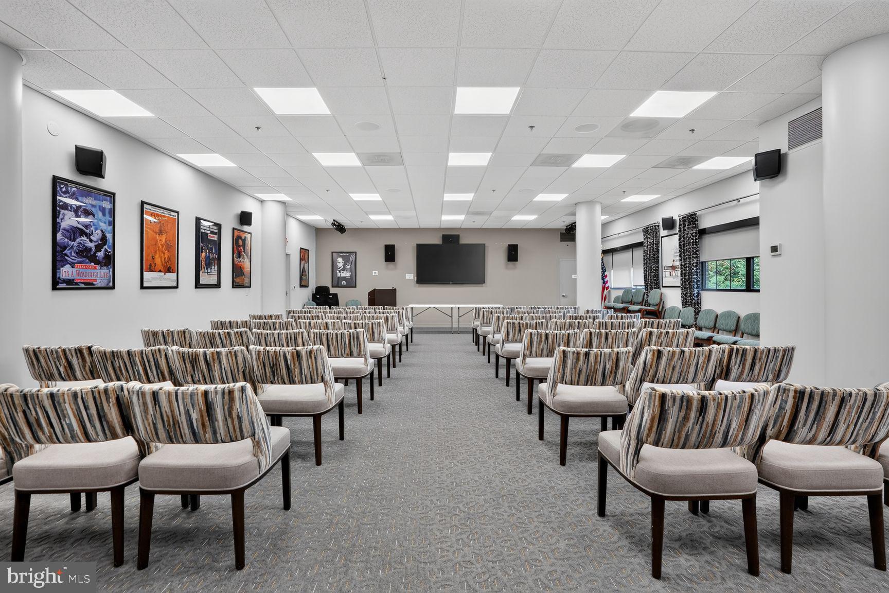 LANSDOWNE WOODS LEISURE WORLD - Residential