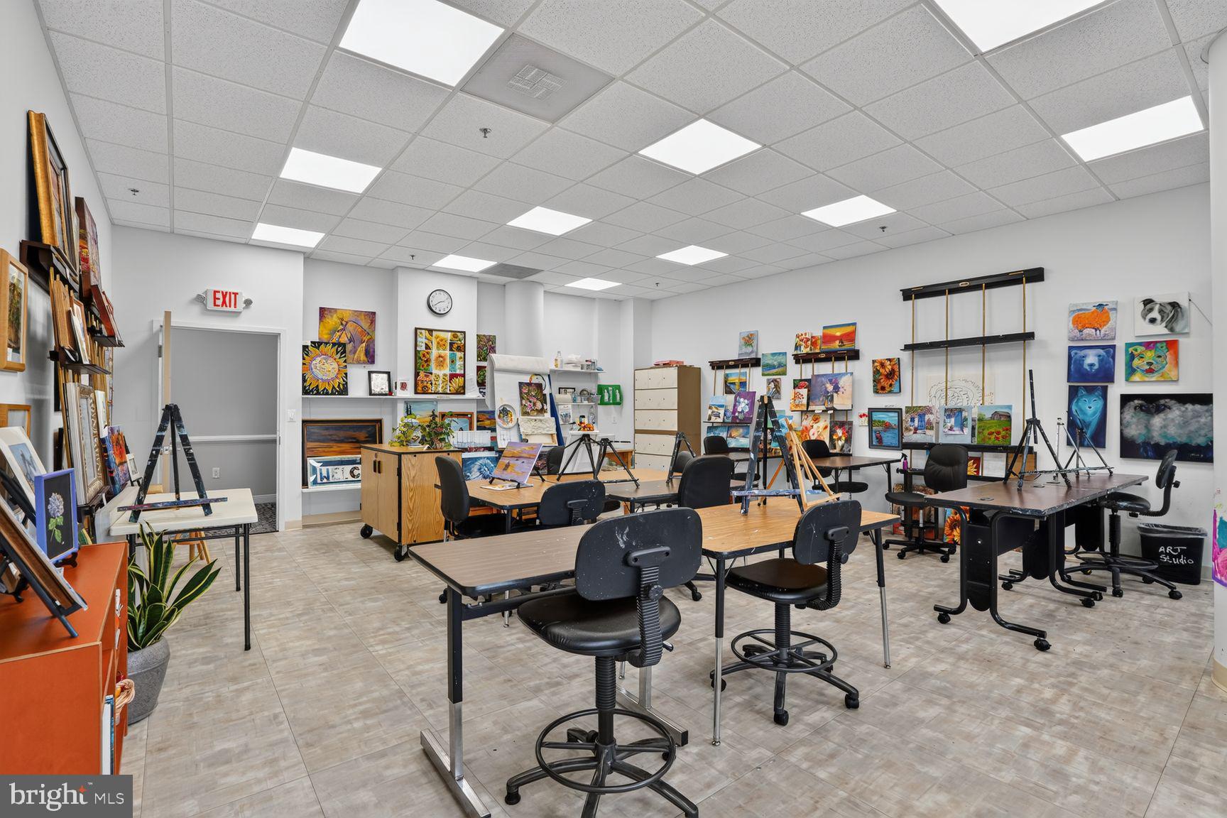 LANSDOWNE WOODS LEISURE WORLD - Residential