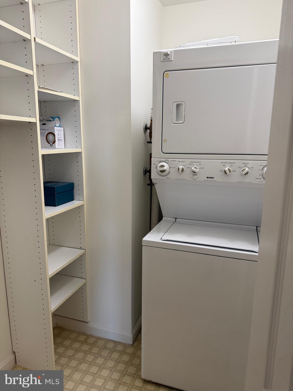 LANSDOWNE WOODS LEISURE WORLD - Residential